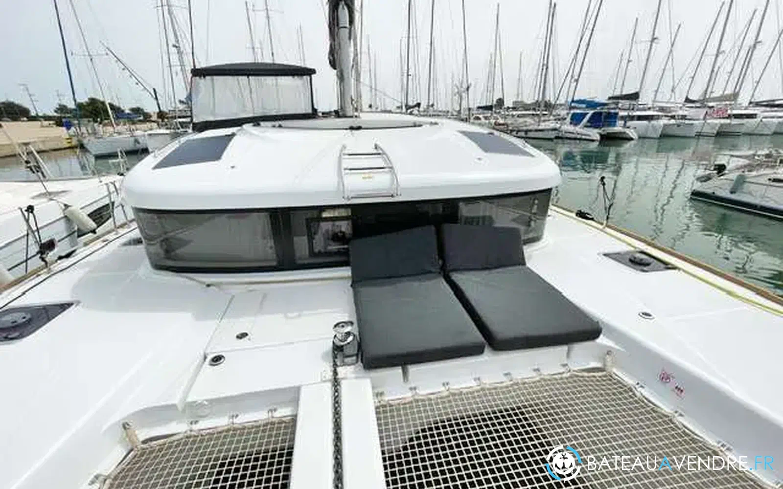 slider 0 Lagoon 40