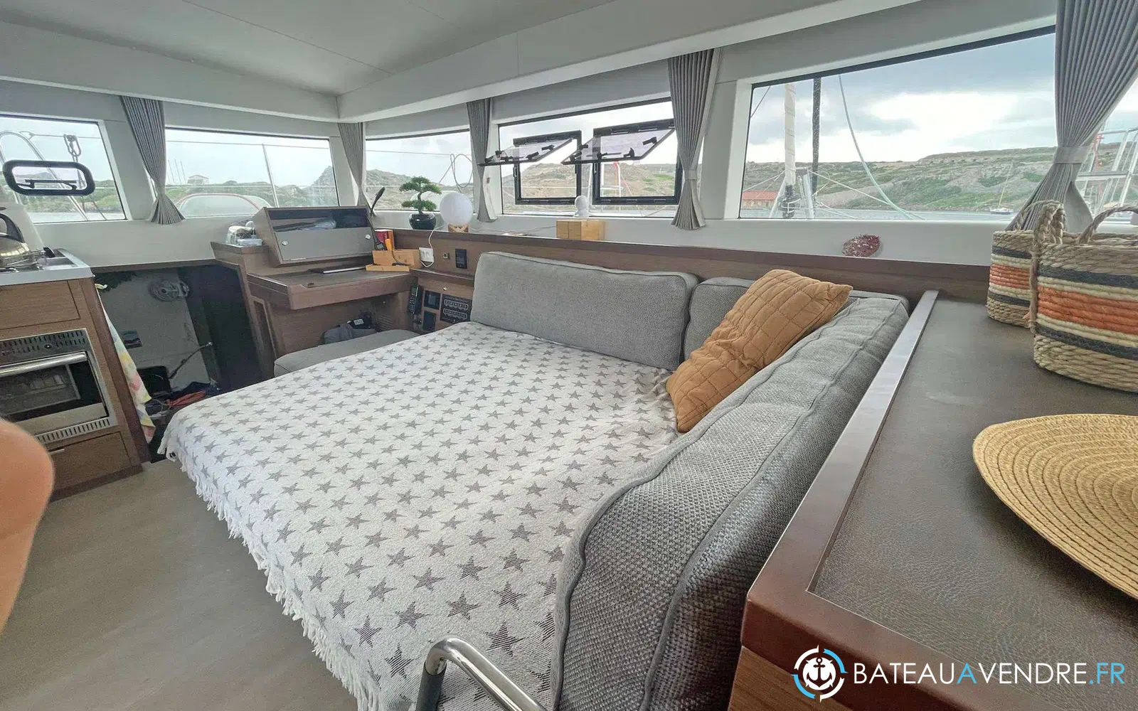 slider 13 Lagoon 40