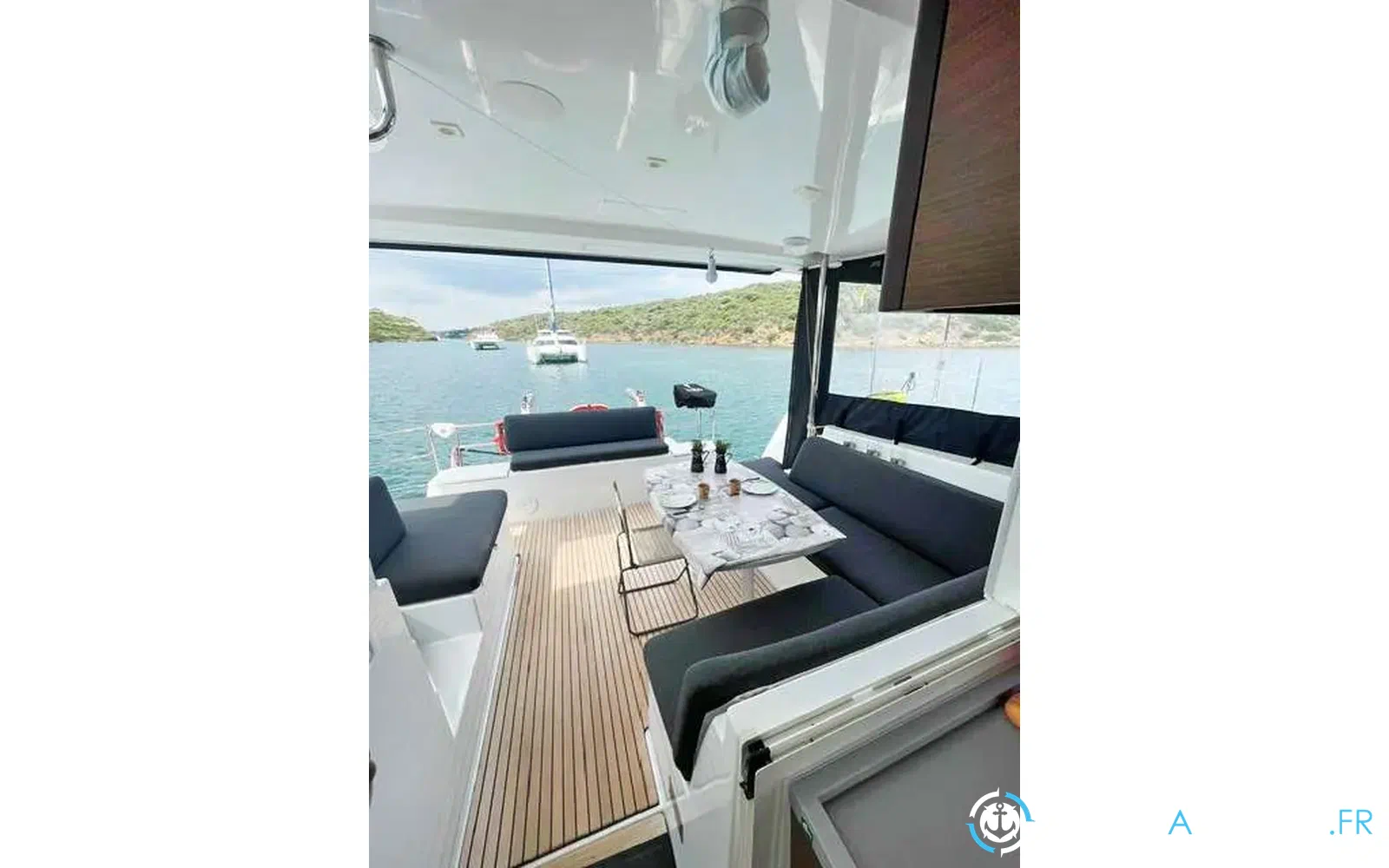 slider 18 Lagoon 40