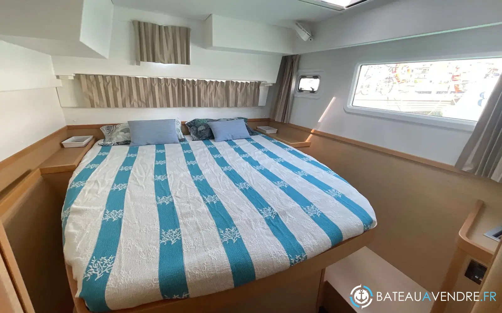 slider 3 Lagoon 42
