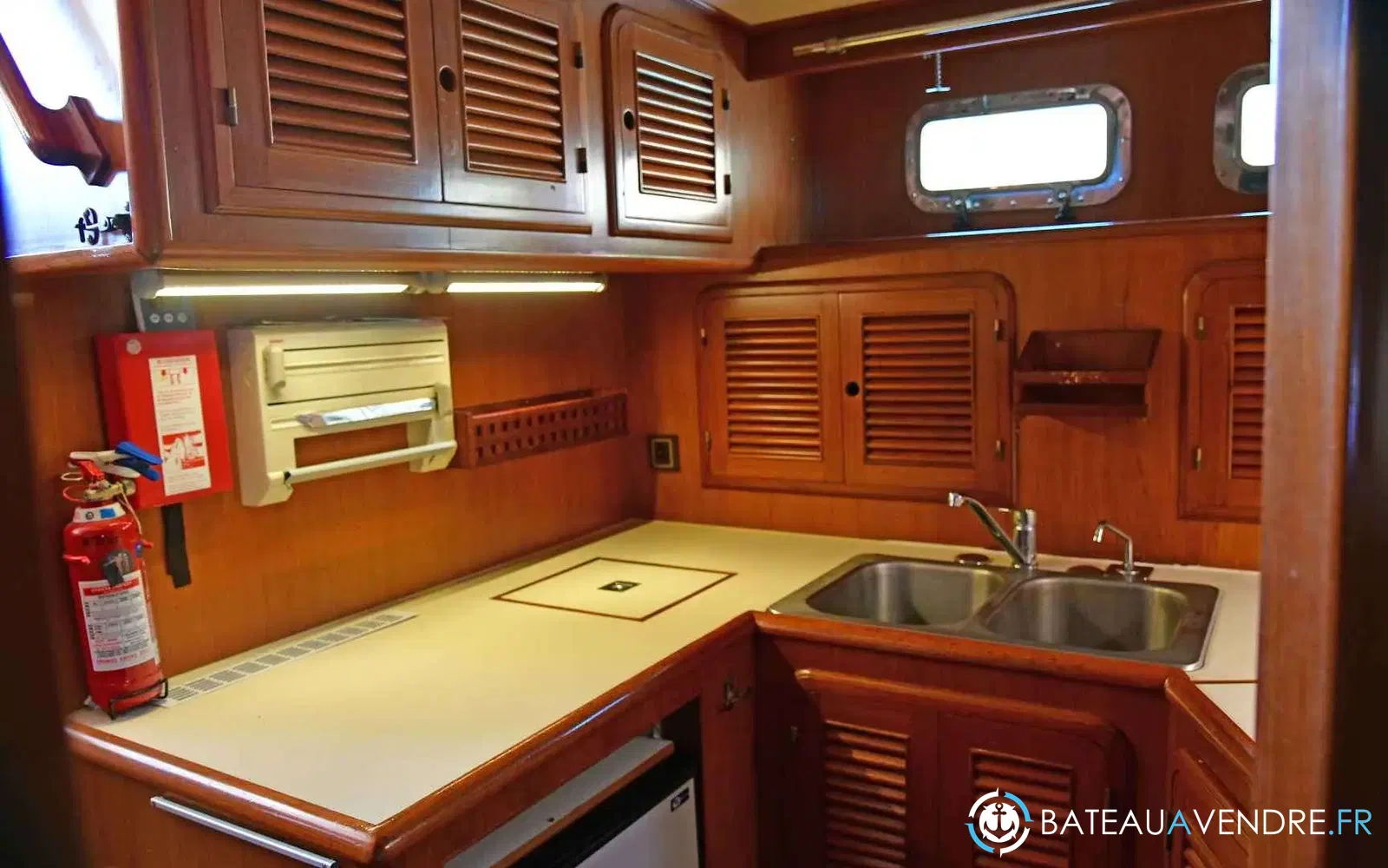 slider 33 Trader 44