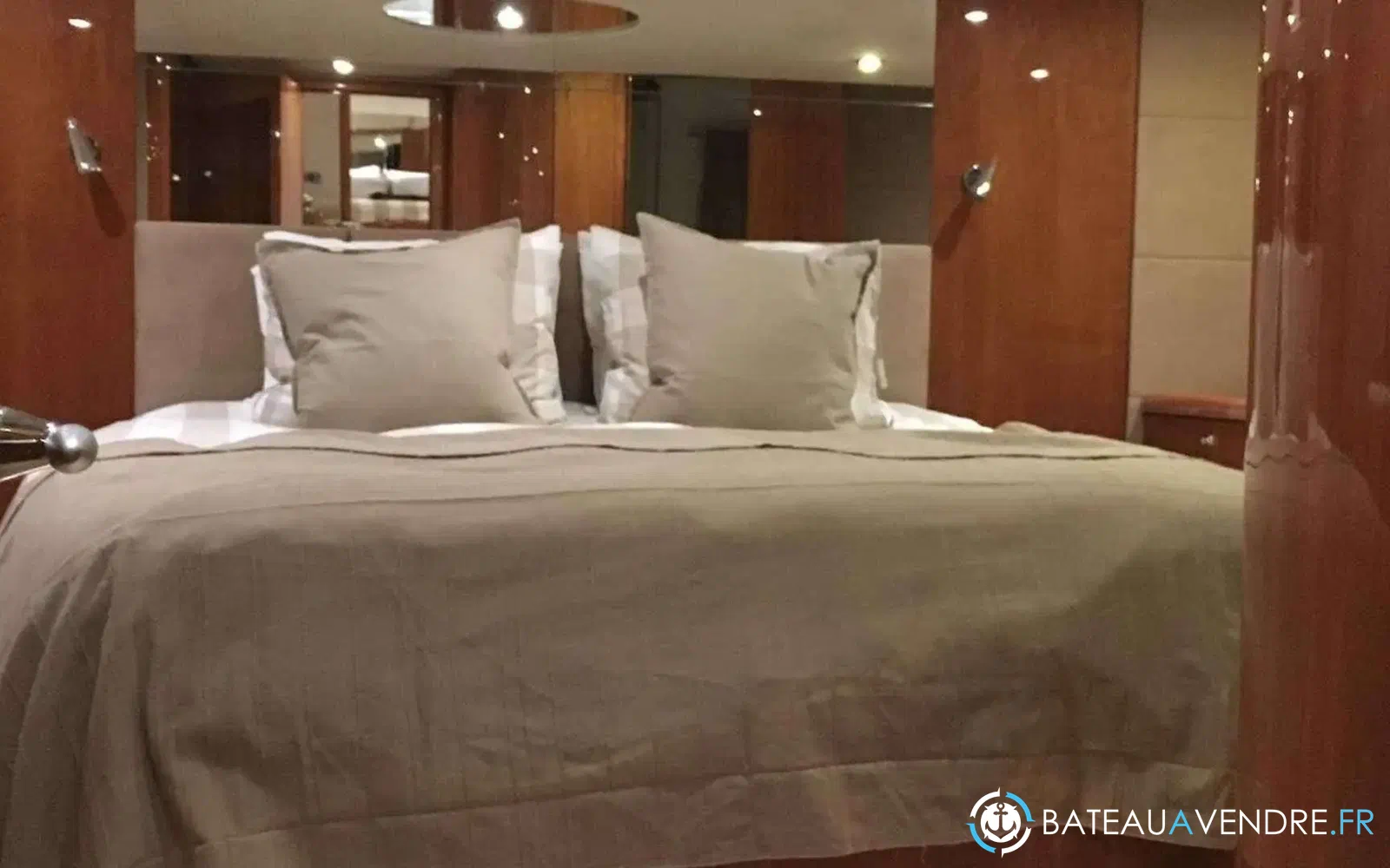 slider 9 Sunseeker Predator 62