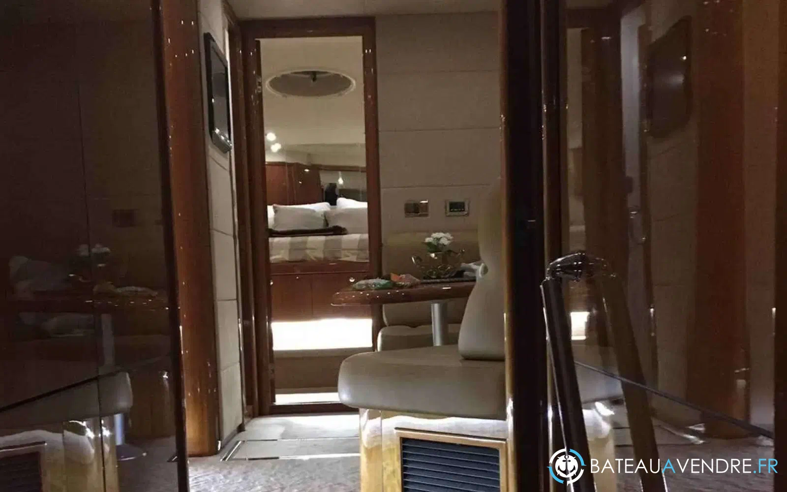 slider 12 Sunseeker Predator 62