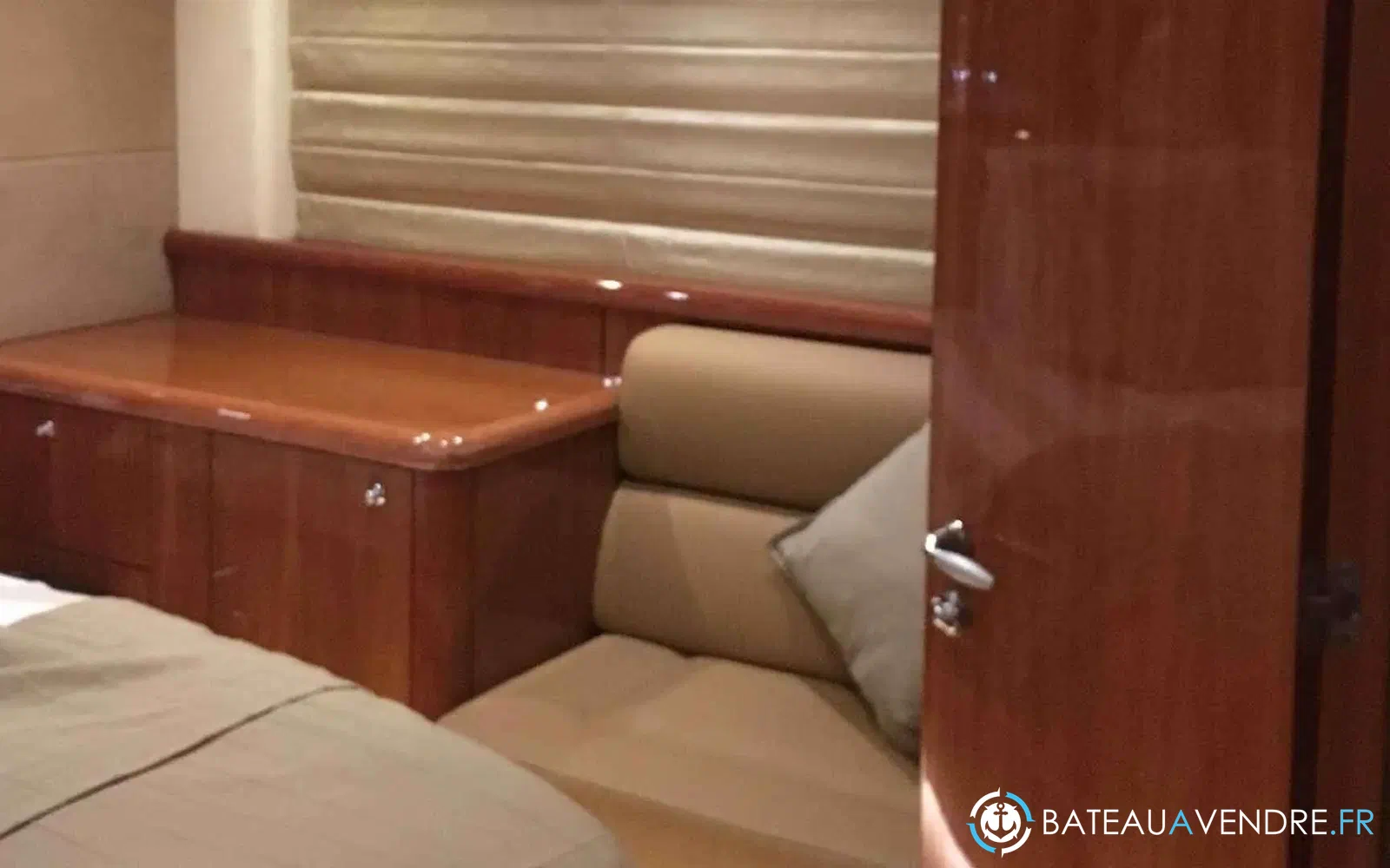 slider 15 Sunseeker Predator 62