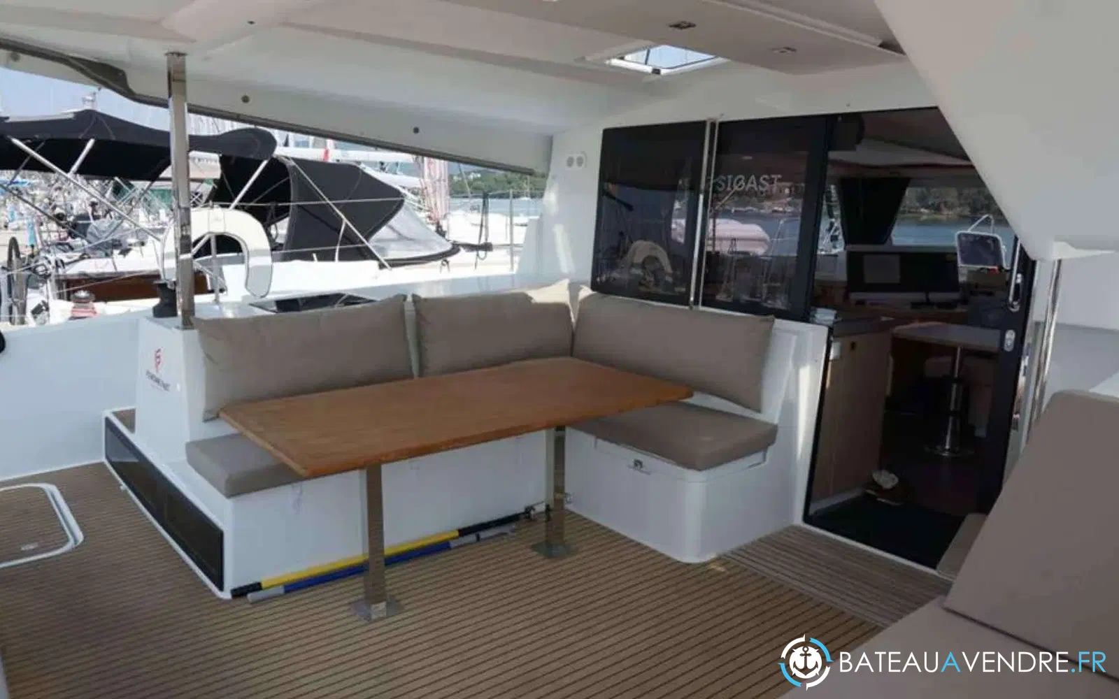 slider 19 Fountaine Pajot Lucia 40