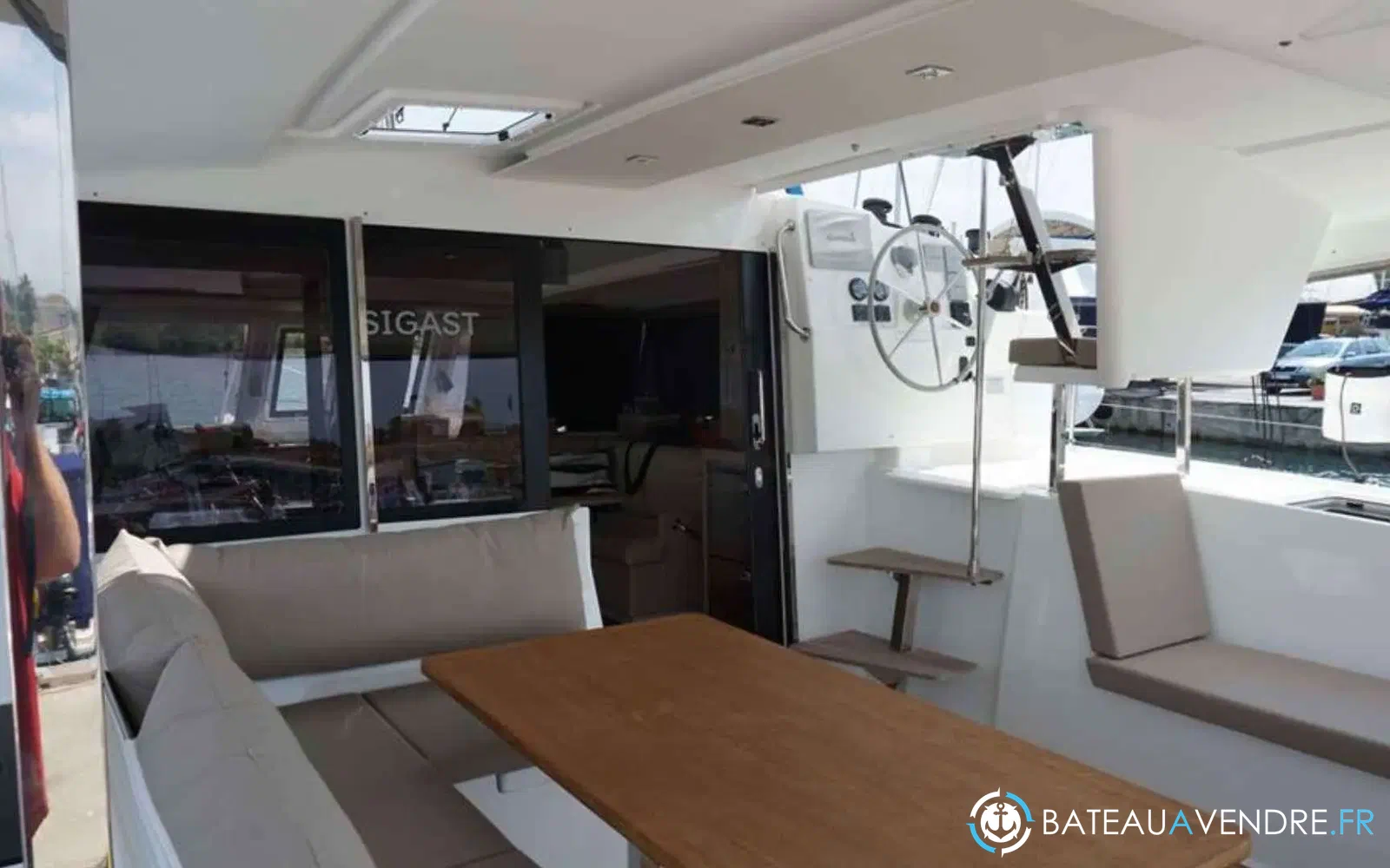 slider 8 Fountaine Pajot Lucia 40