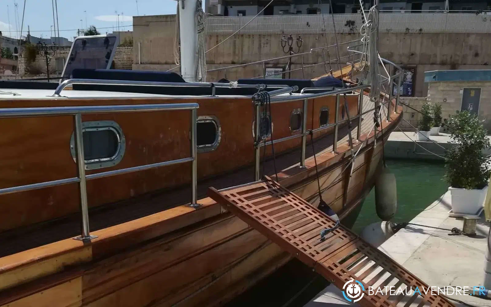 slider 12 Custom Gulet