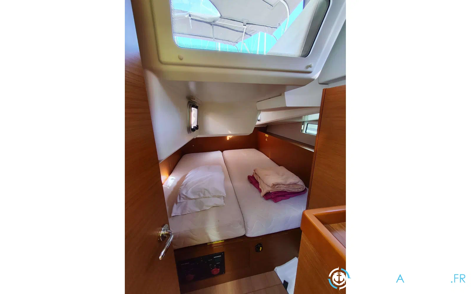 slider 11 Jeanneau Sun Odyssey 490
