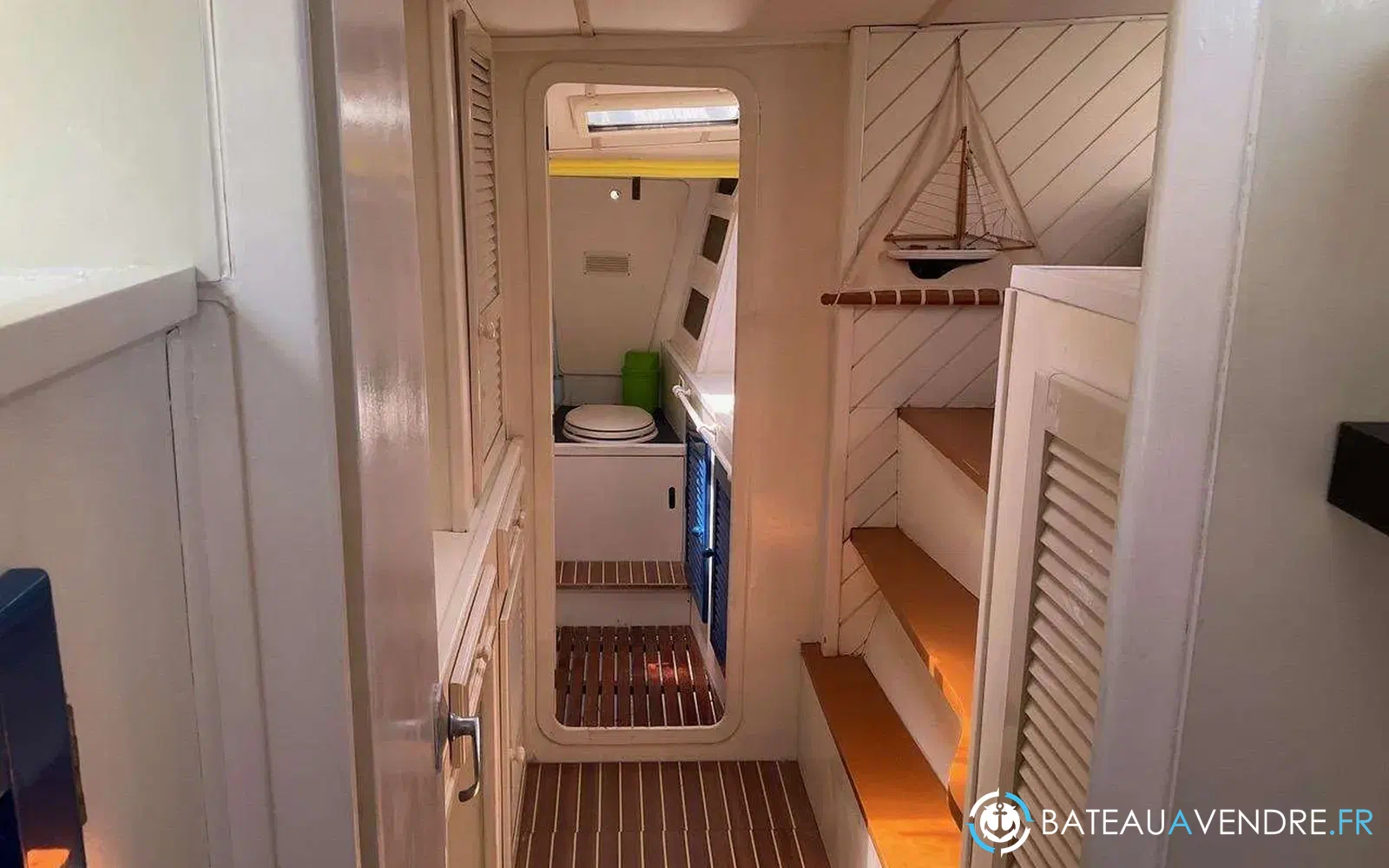 slider 28 Custom Catamaran