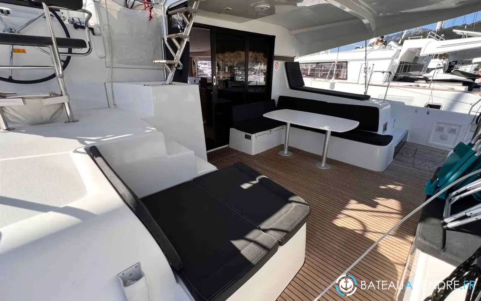 slider 3 Lagoon 42