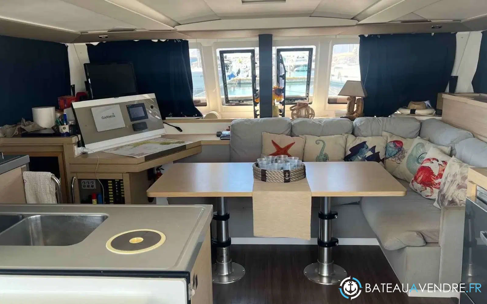 slider 12 Fountaine Pajot Lucia 40