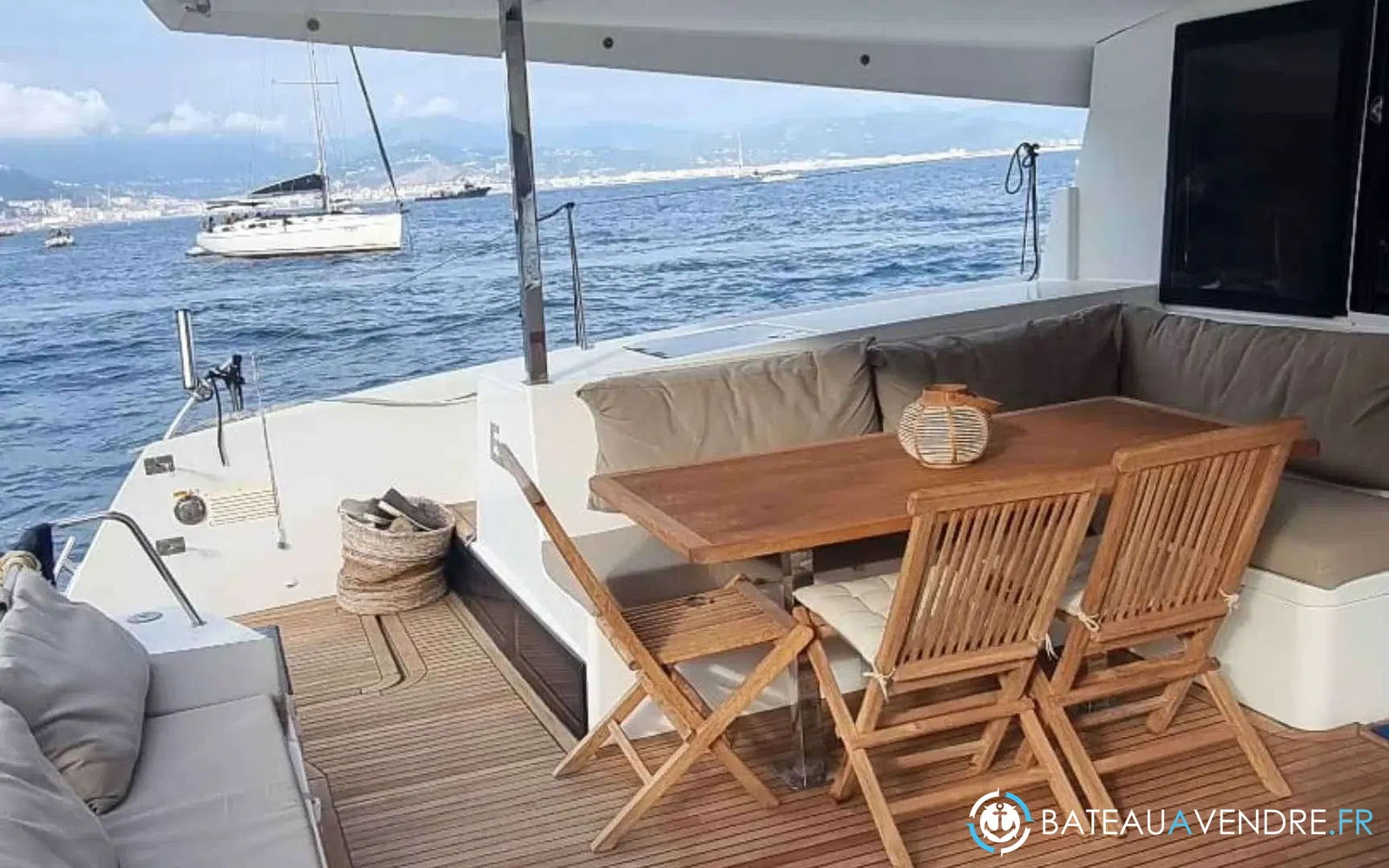 slider 13 Fountaine Pajot Lucia 40
