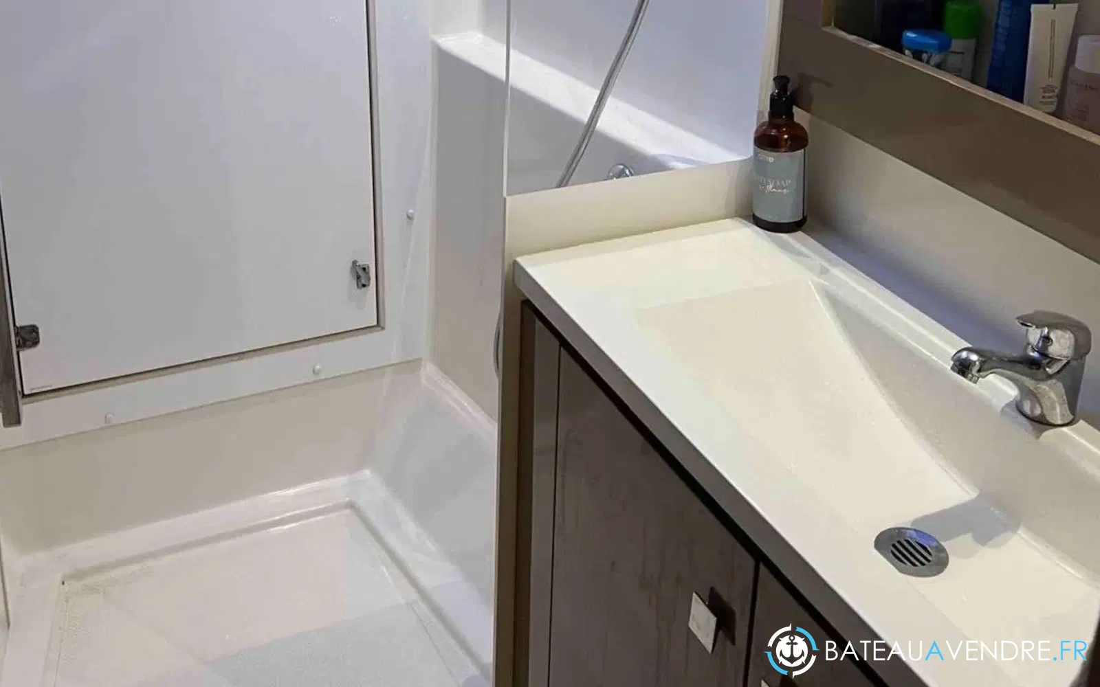 slider 7 Fountaine Pajot Lucia 40