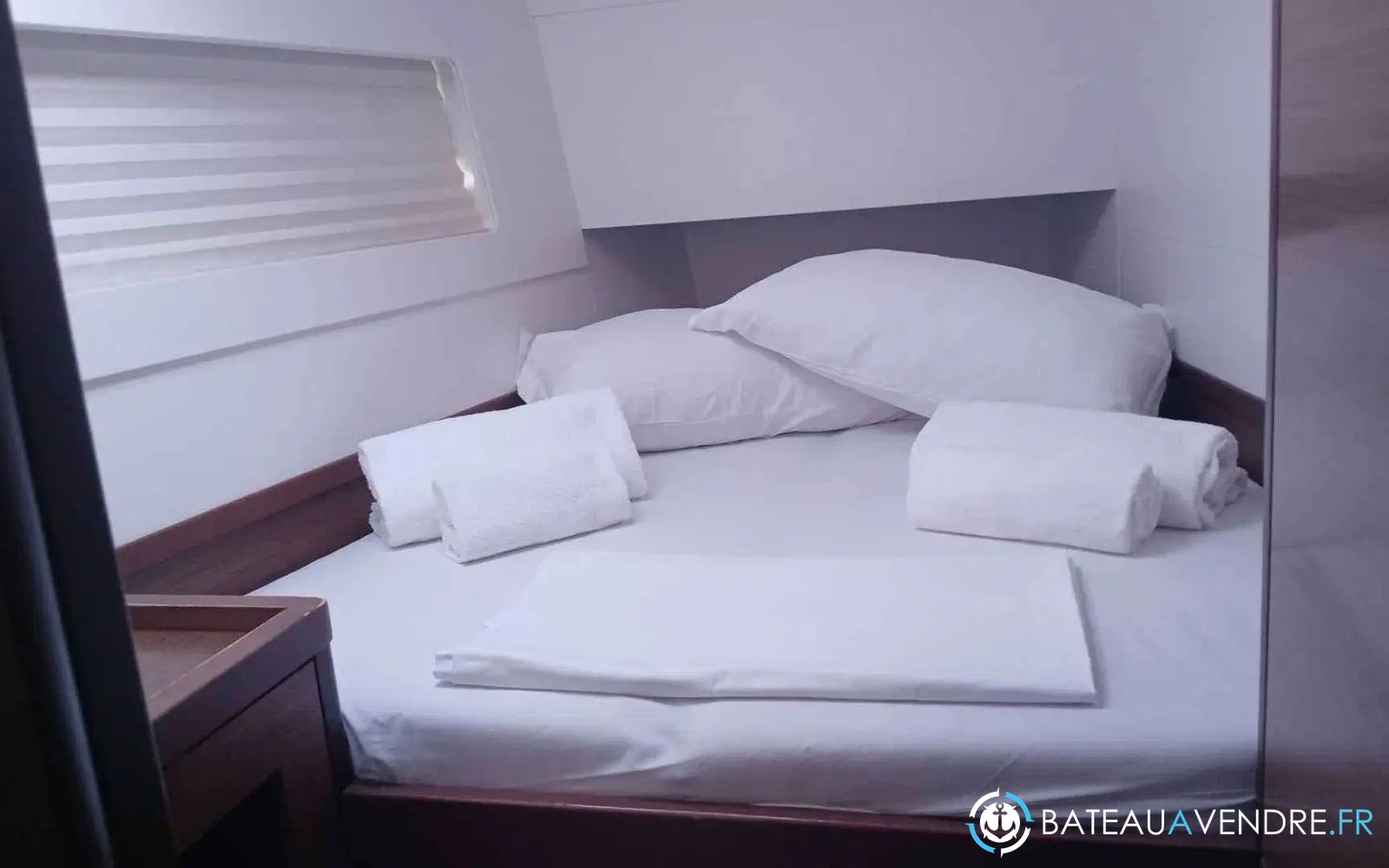 slider 13 Lagoon 40