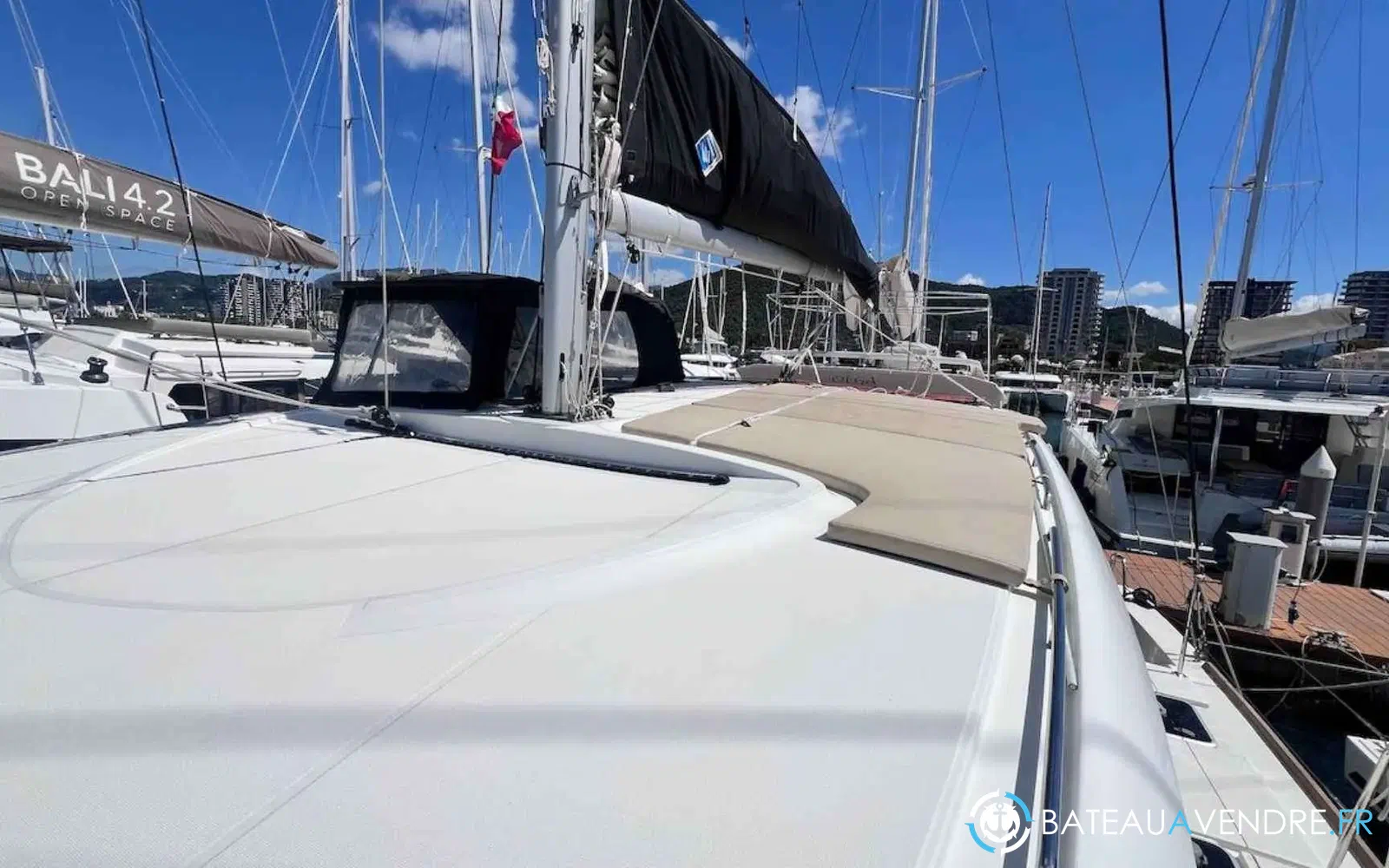 slider 26 Lagoon 40