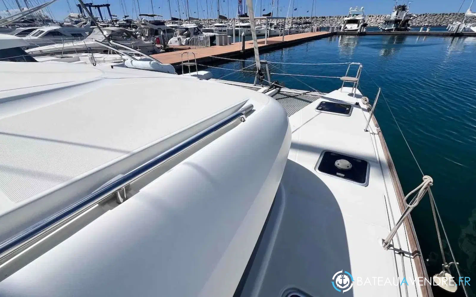 slider 6 Lagoon 40