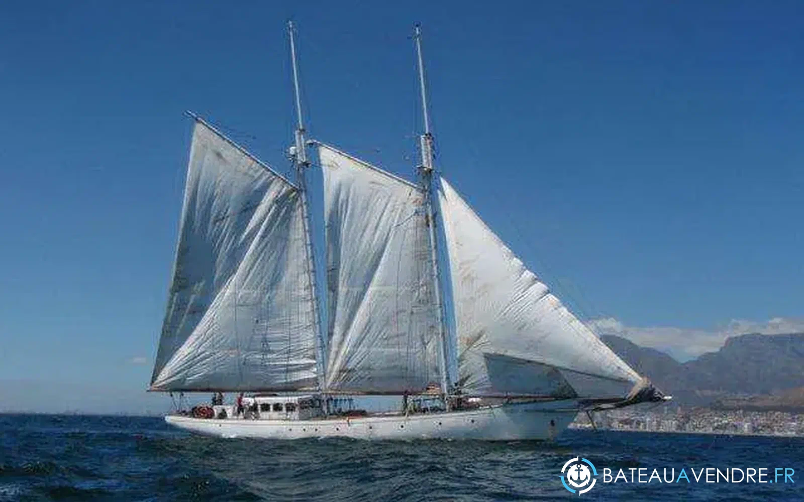 slider 0 Custom Schooner