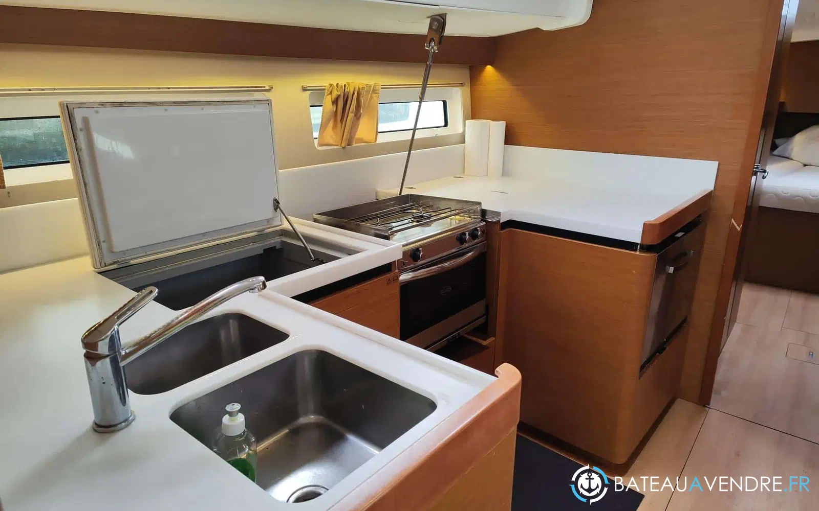 slider 23 Jeanneau Sun Odyssey 490