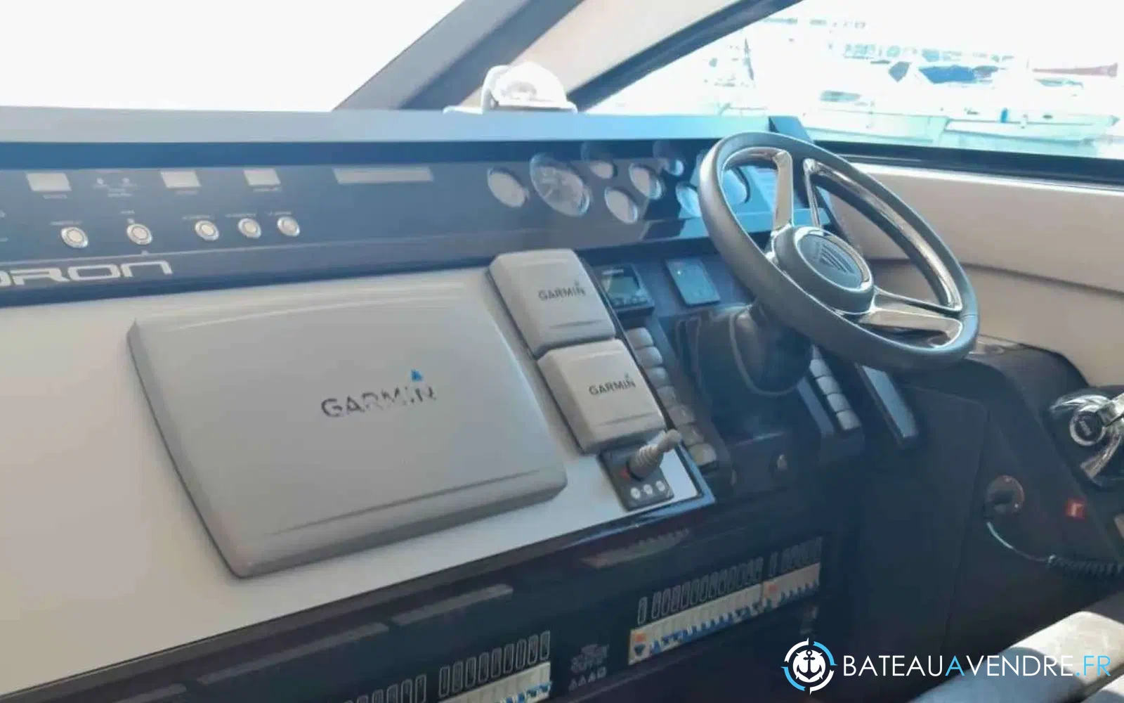 slider 16 Fairline Squadron 42