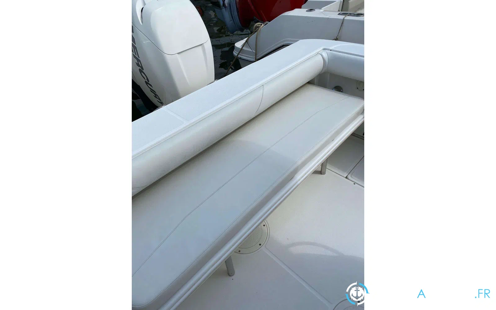 slider 9 Boston Whaler 320 Outrage
