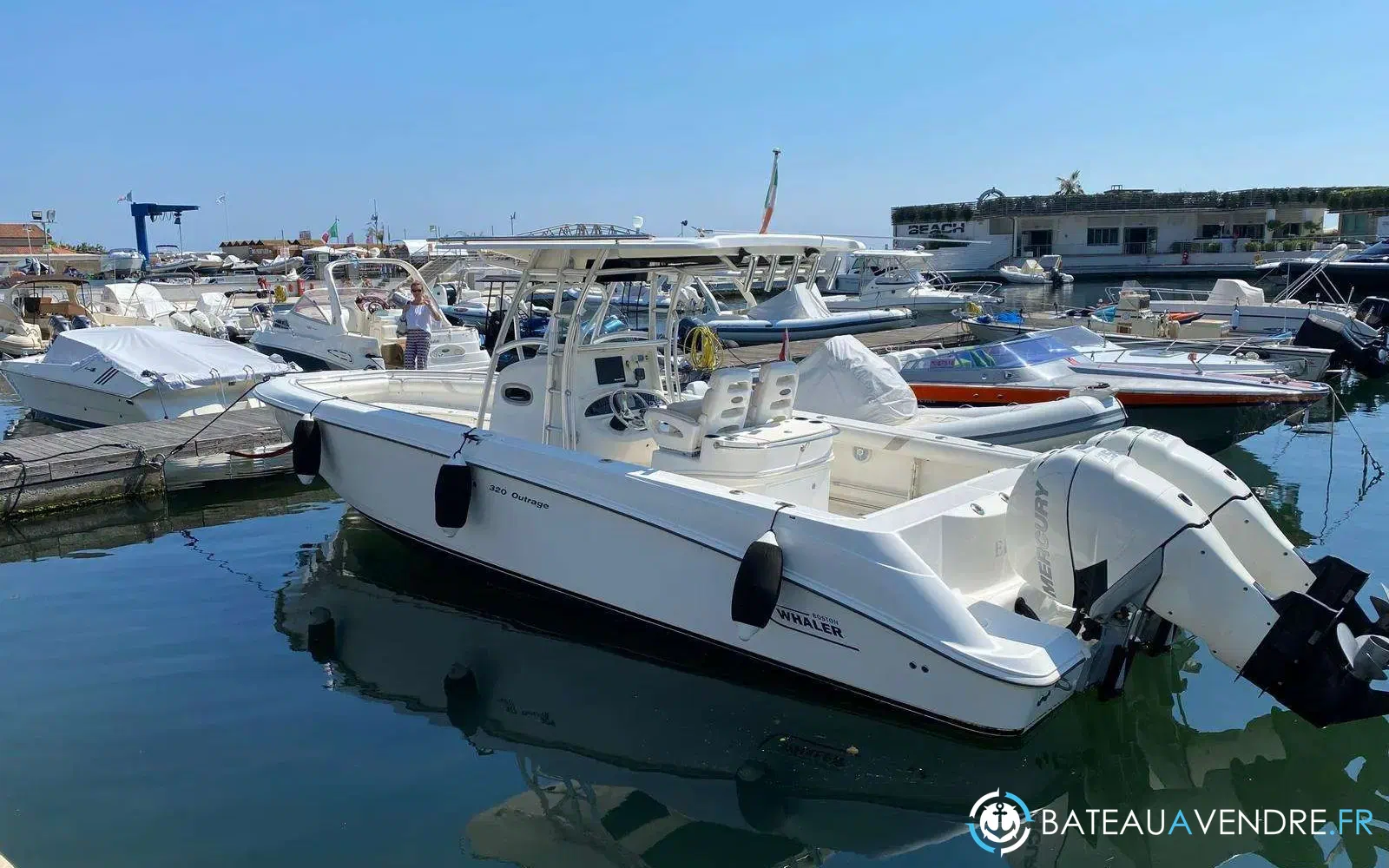 slider 14 Boston Whaler 320 Outrage