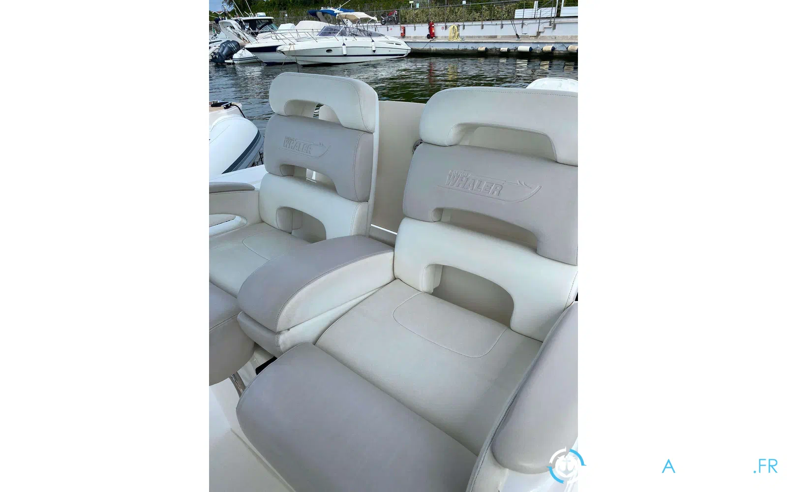 slider 19 Boston Whaler 320 Outrage