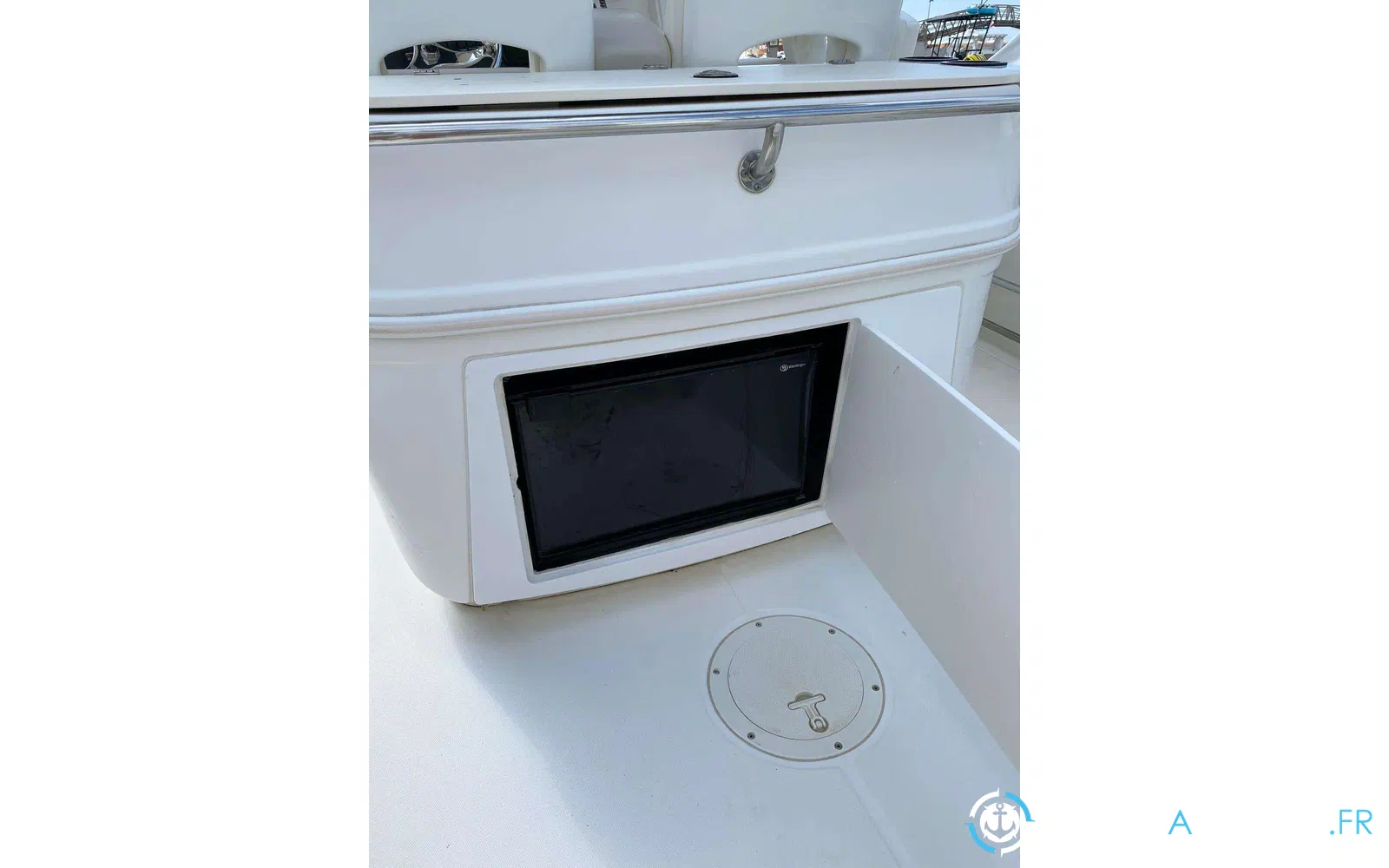slider 22 Boston Whaler 320 Outrage