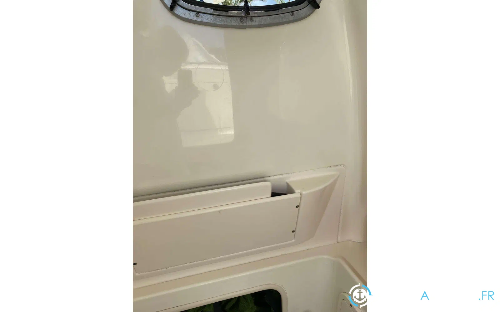 slider 4 Boston Whaler 320 Outrage