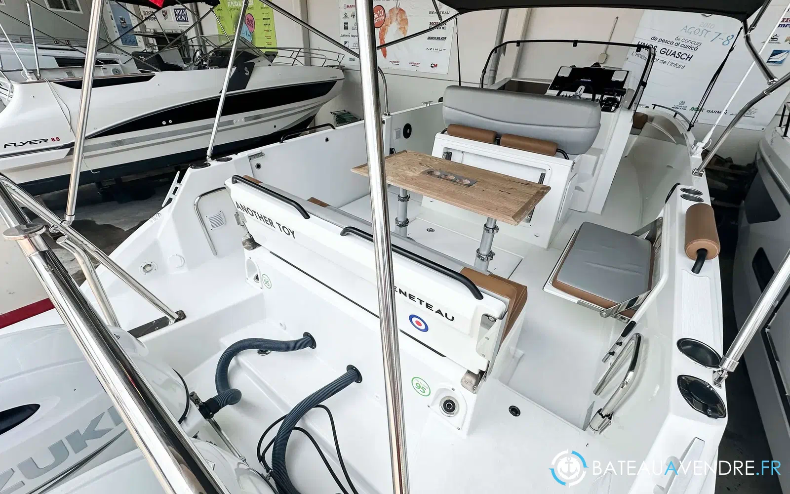 slider 32 Beneteau Flyer 9 Spacedeck