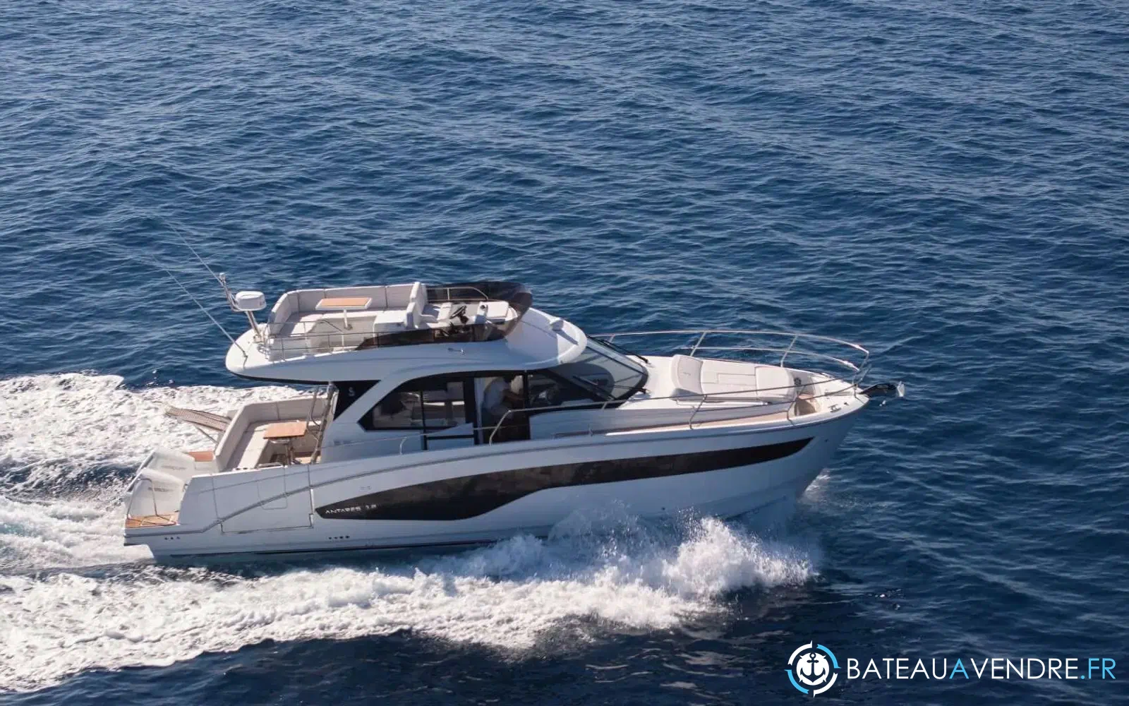 slider 0 Beneteau Antares 12