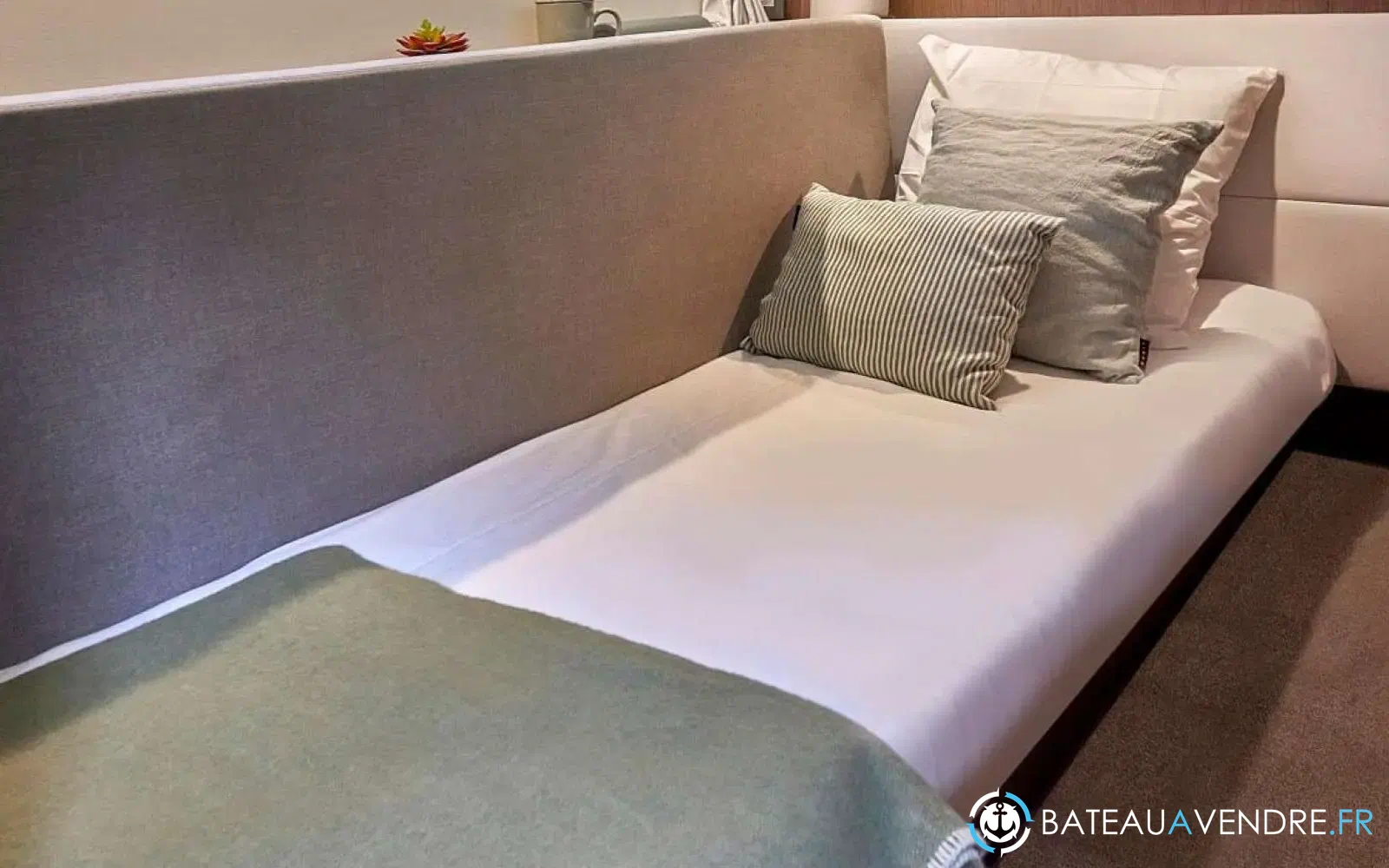slider 10 Beneteau Antares 12