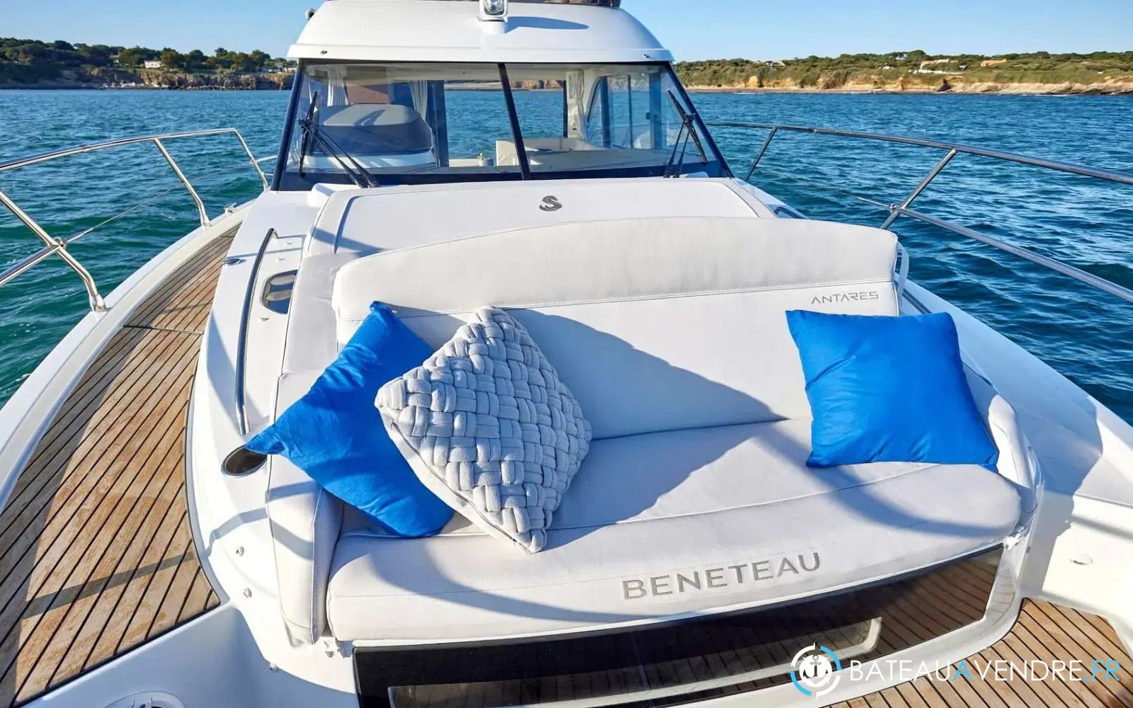 slider 18 Beneteau Antares 12