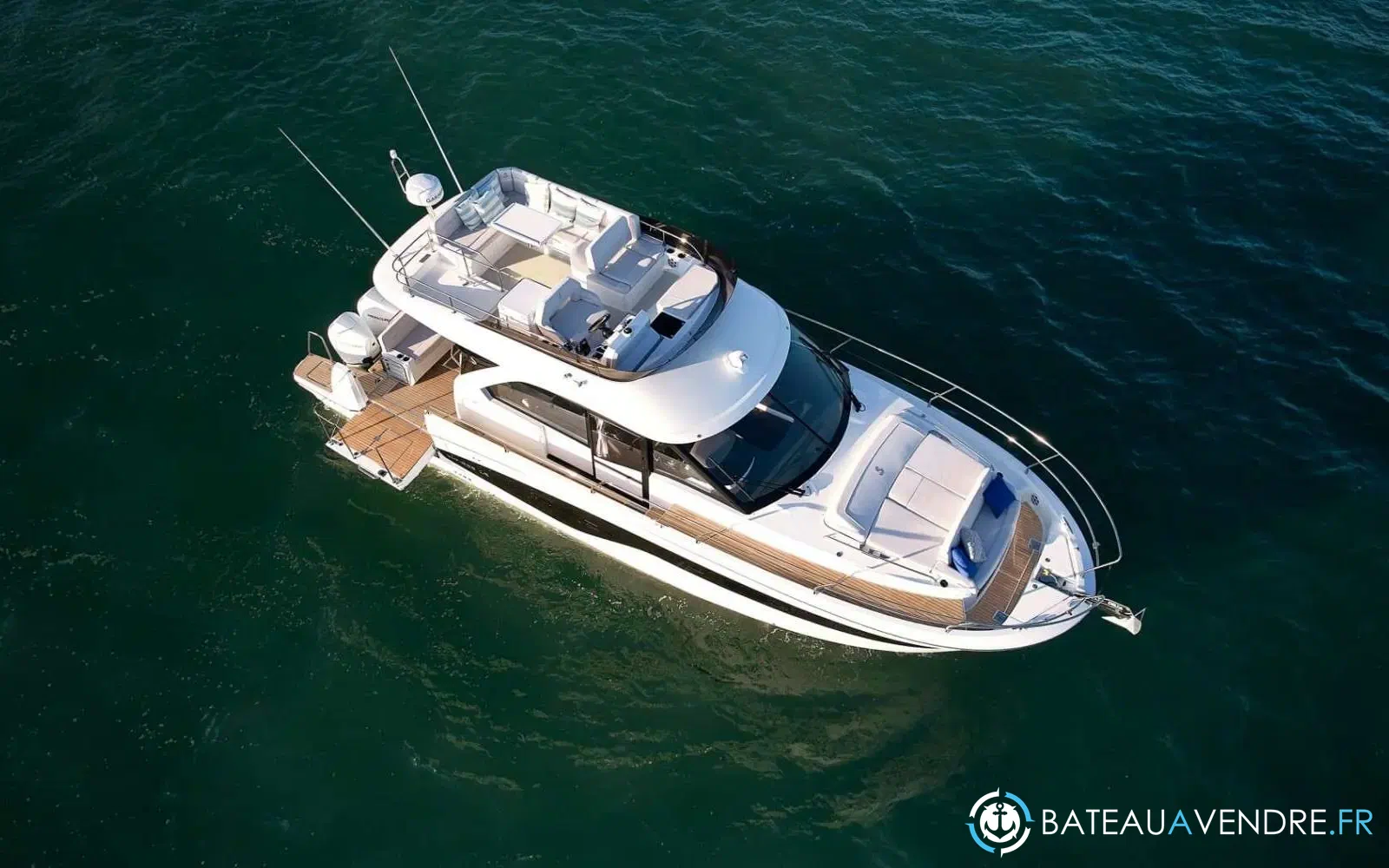 slider 1 Beneteau Antares 12