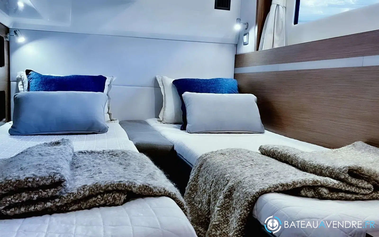 slider 21 Beneteau Antares 12