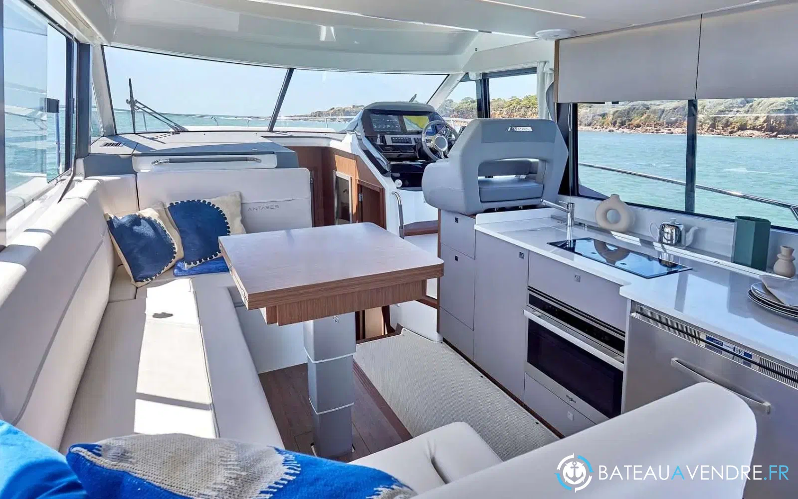 slider 25 Beneteau Antares 12
