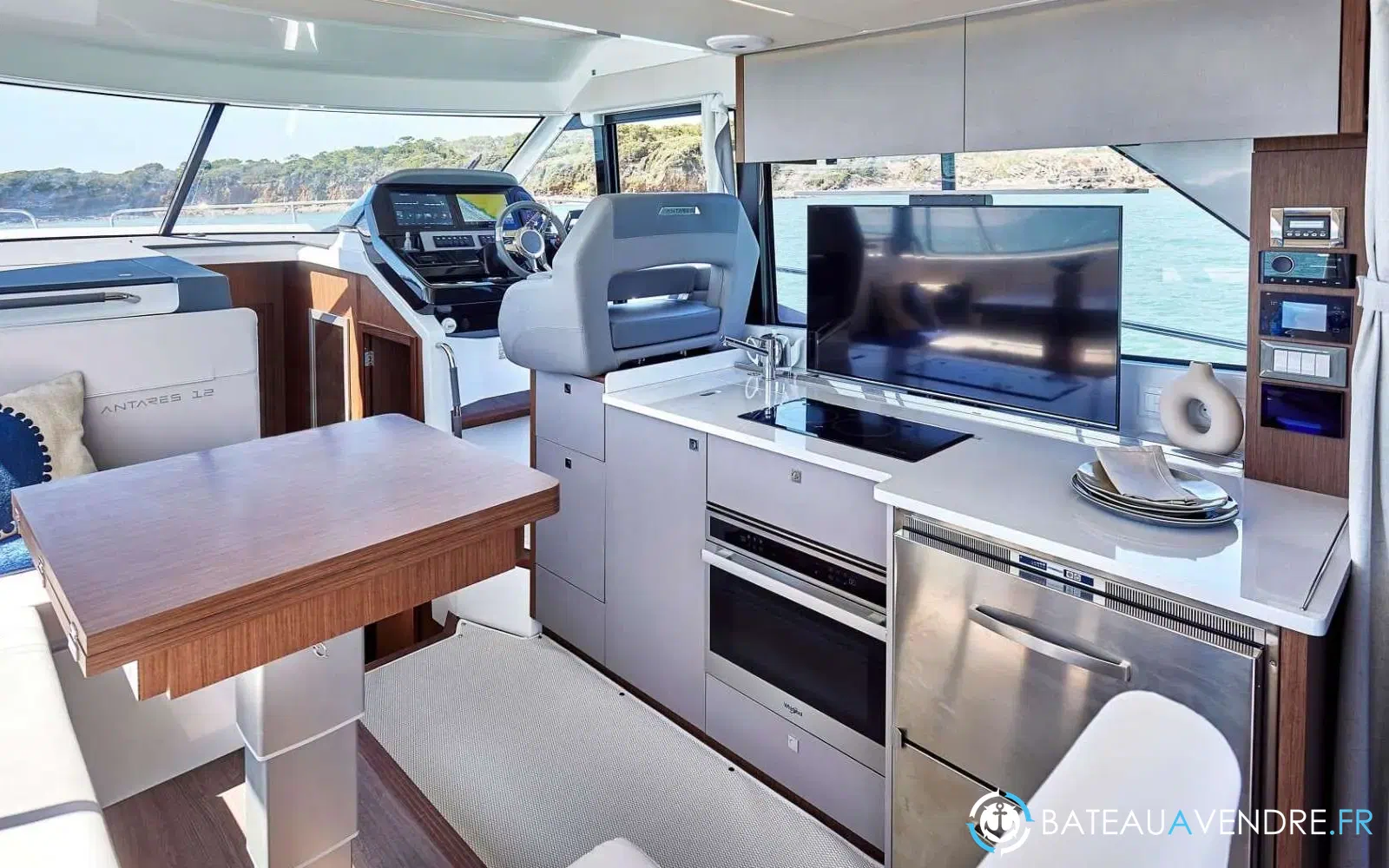 slider 29 Beneteau Antares 12