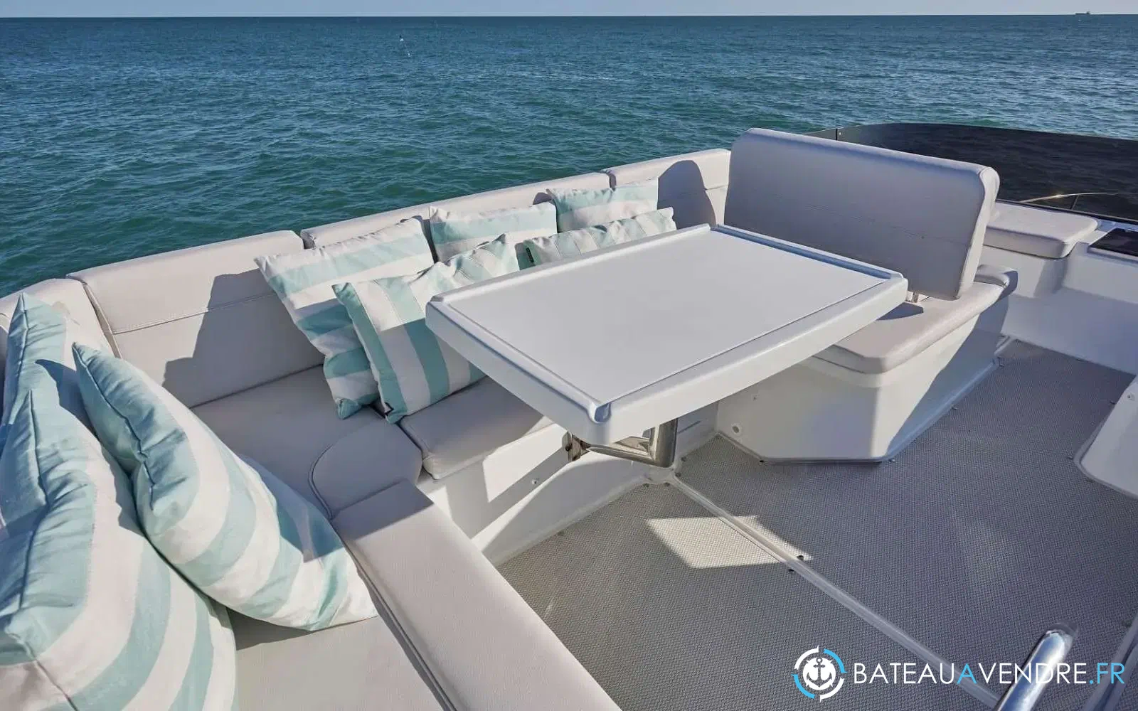 slider 6 Beneteau Antares 12