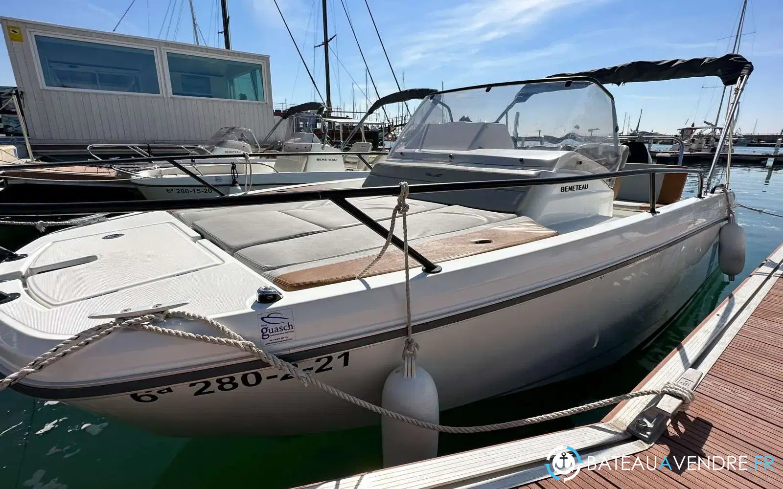 slider 0 Beneteau Flyer 7 SUNdeck