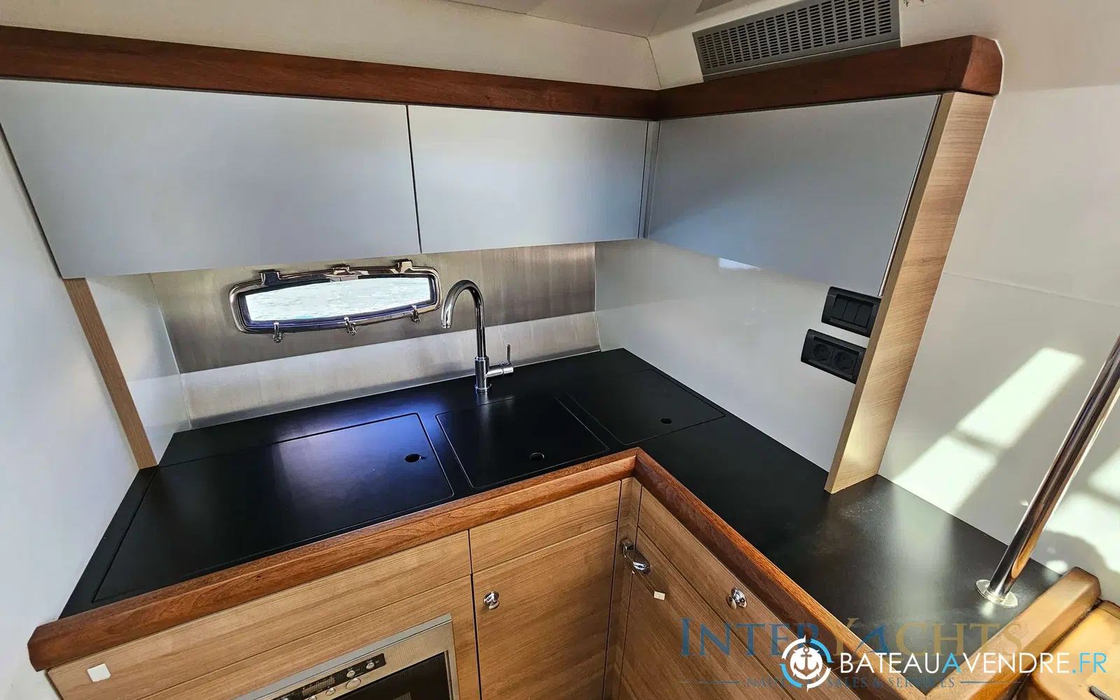 slider 18 Sealine SC 35