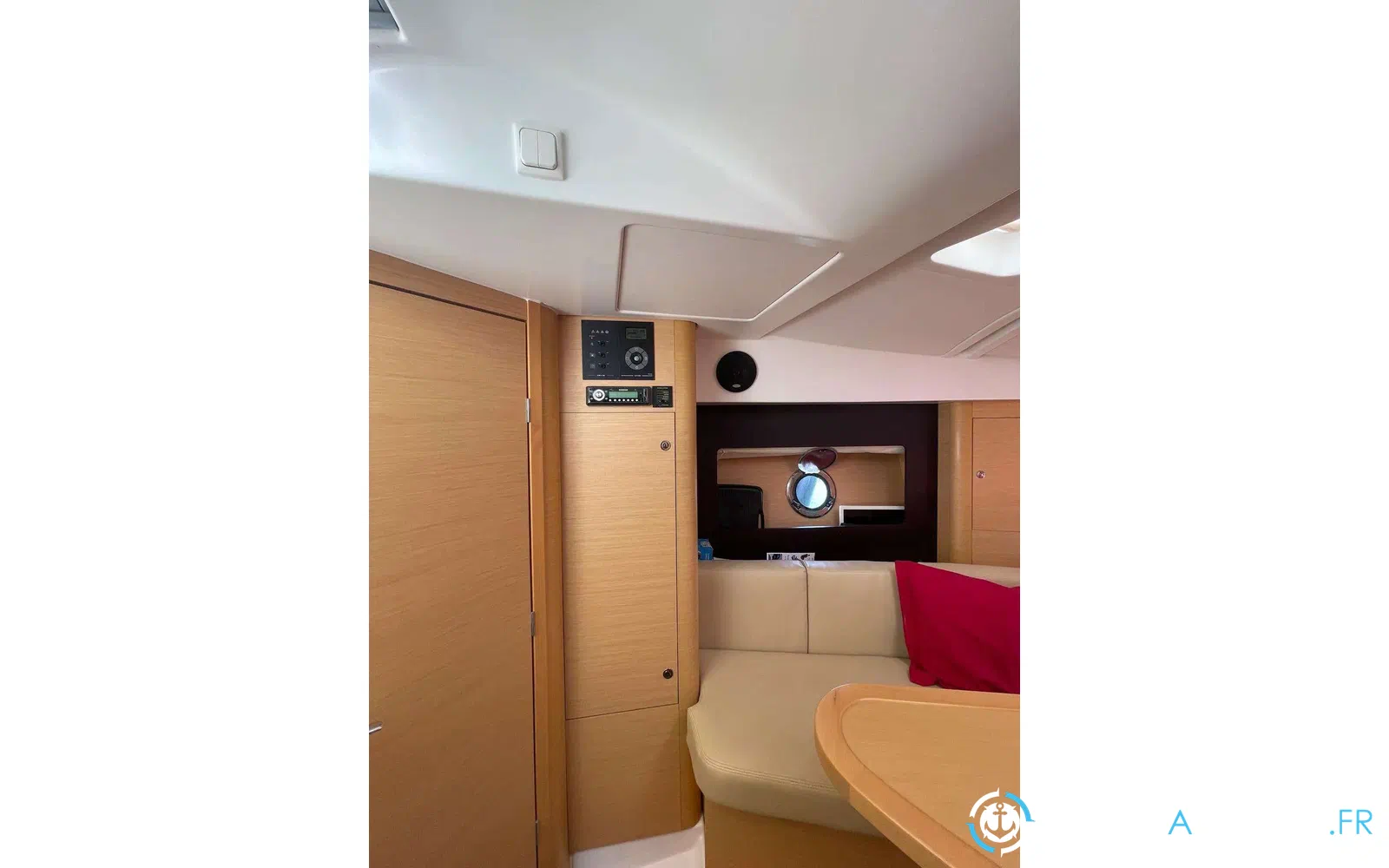 slider 2 Beneteau Monte Carlo 32