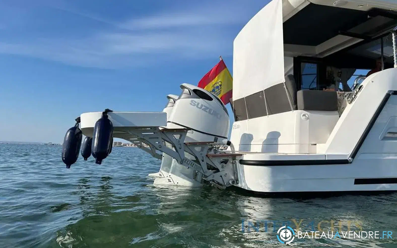 slider 2 Sealine C390v