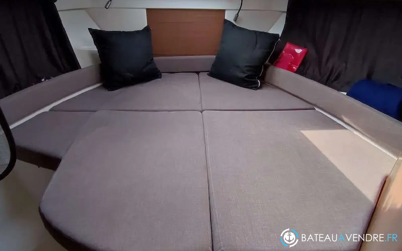 slider 9 Beneteau Antares Serie 9