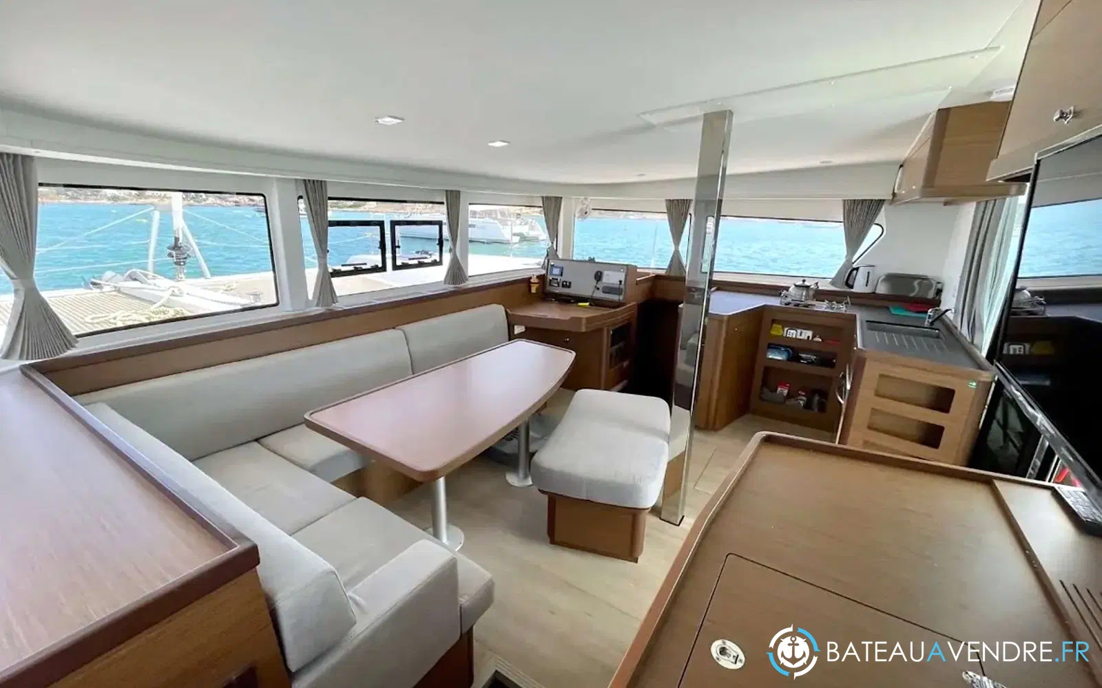 slider 3 Lagoon 42