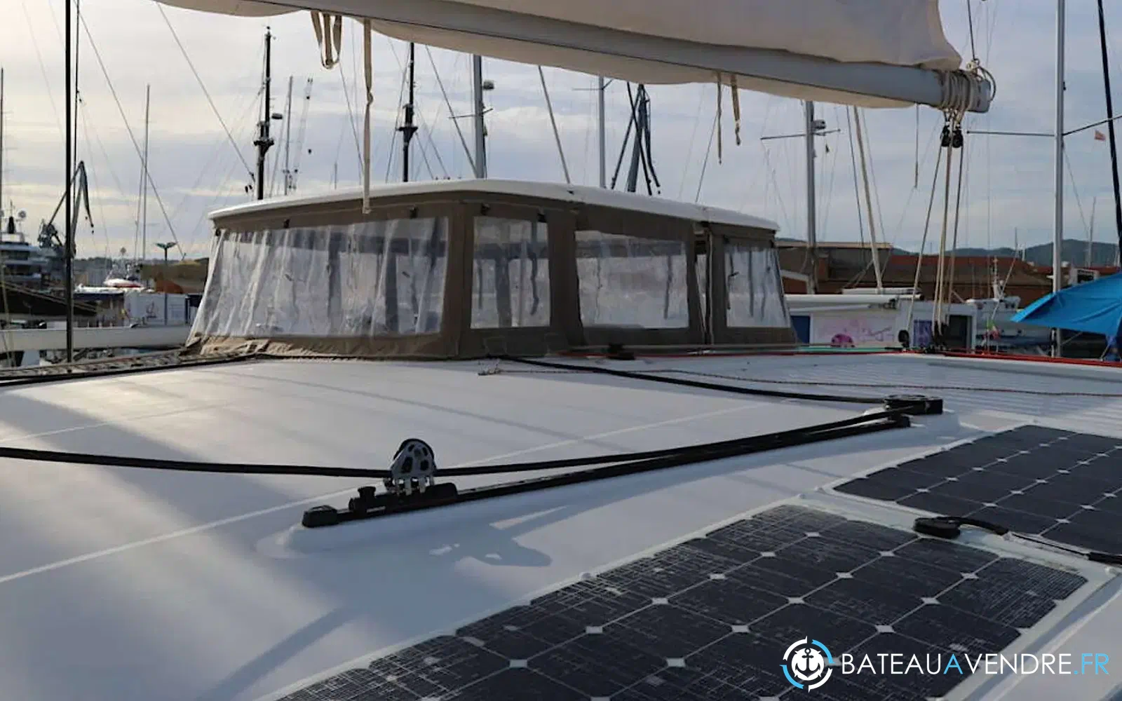 slider 3 Lagoon 450 Sport Top
