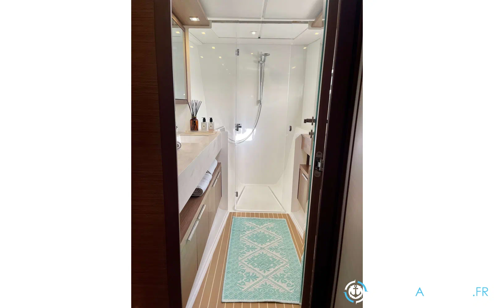 slider 29 Lagoon 46
