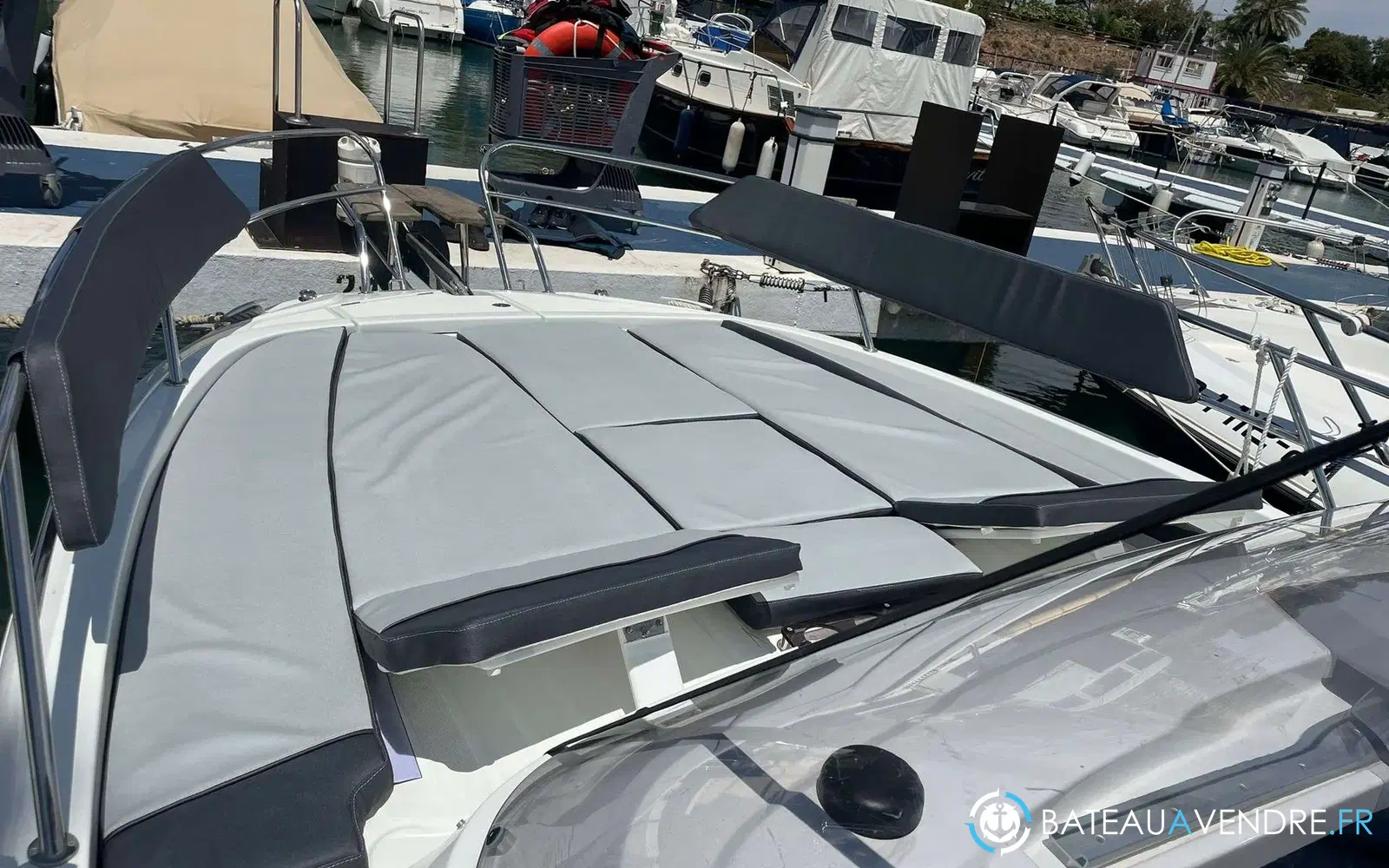 slider 11 Jeanneau Cap Camarat 9.0 WA