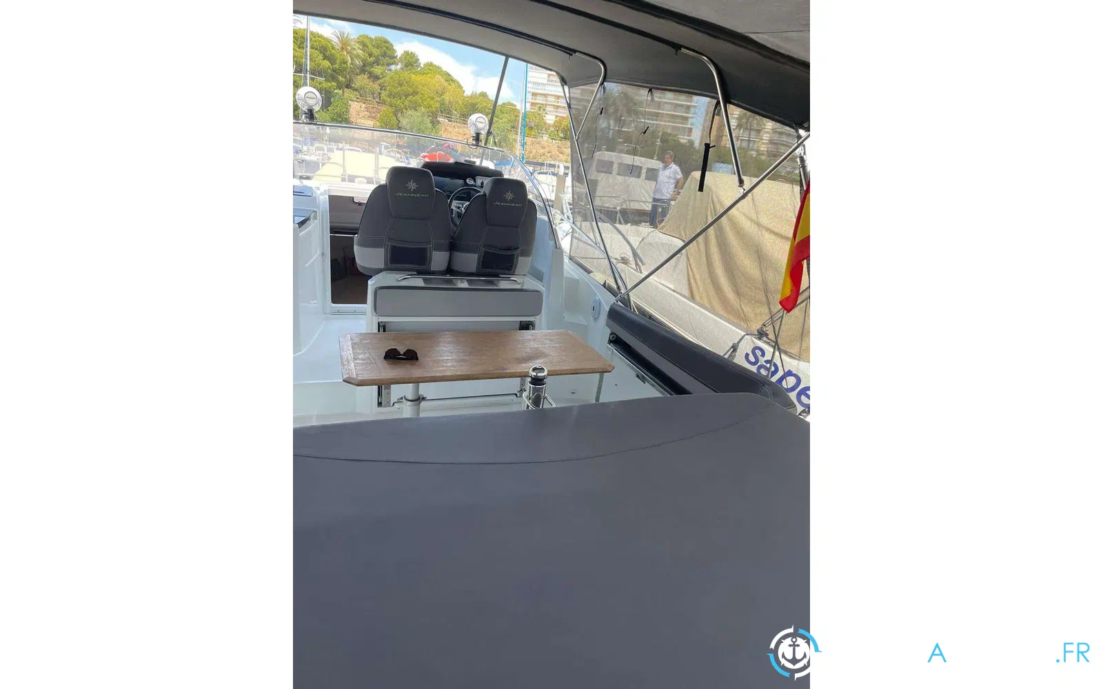 slider 13 Jeanneau Cap Camarat 9.0 WA