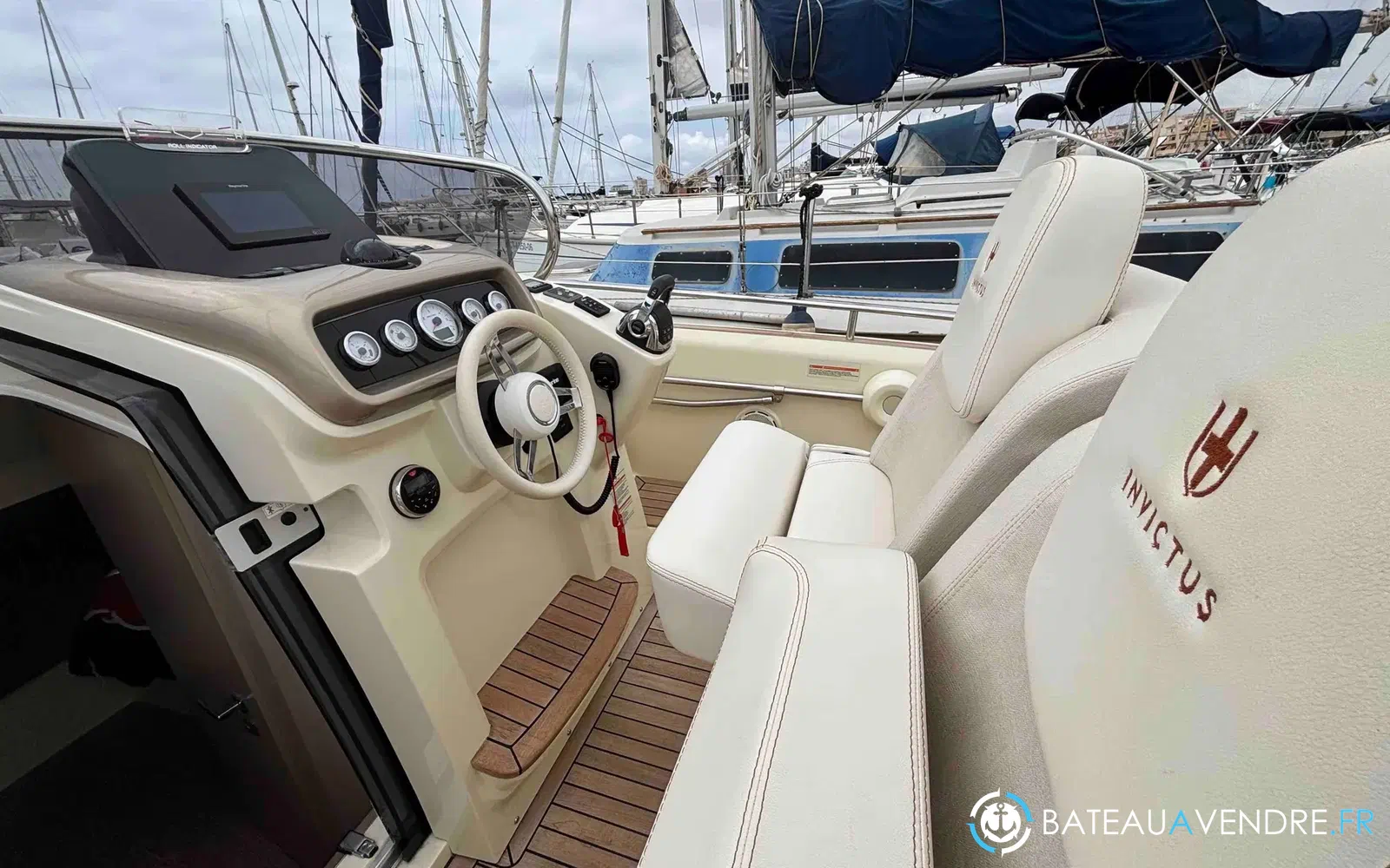 slider 17 Invictus 280 GT