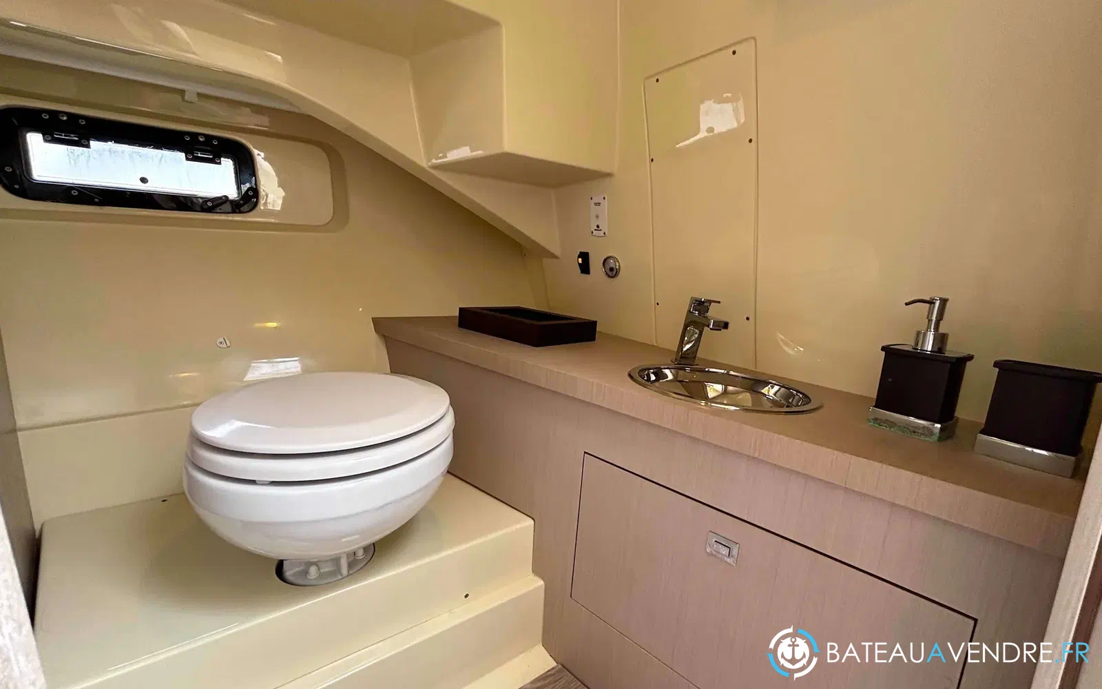 slider 23 Invictus 280 GT