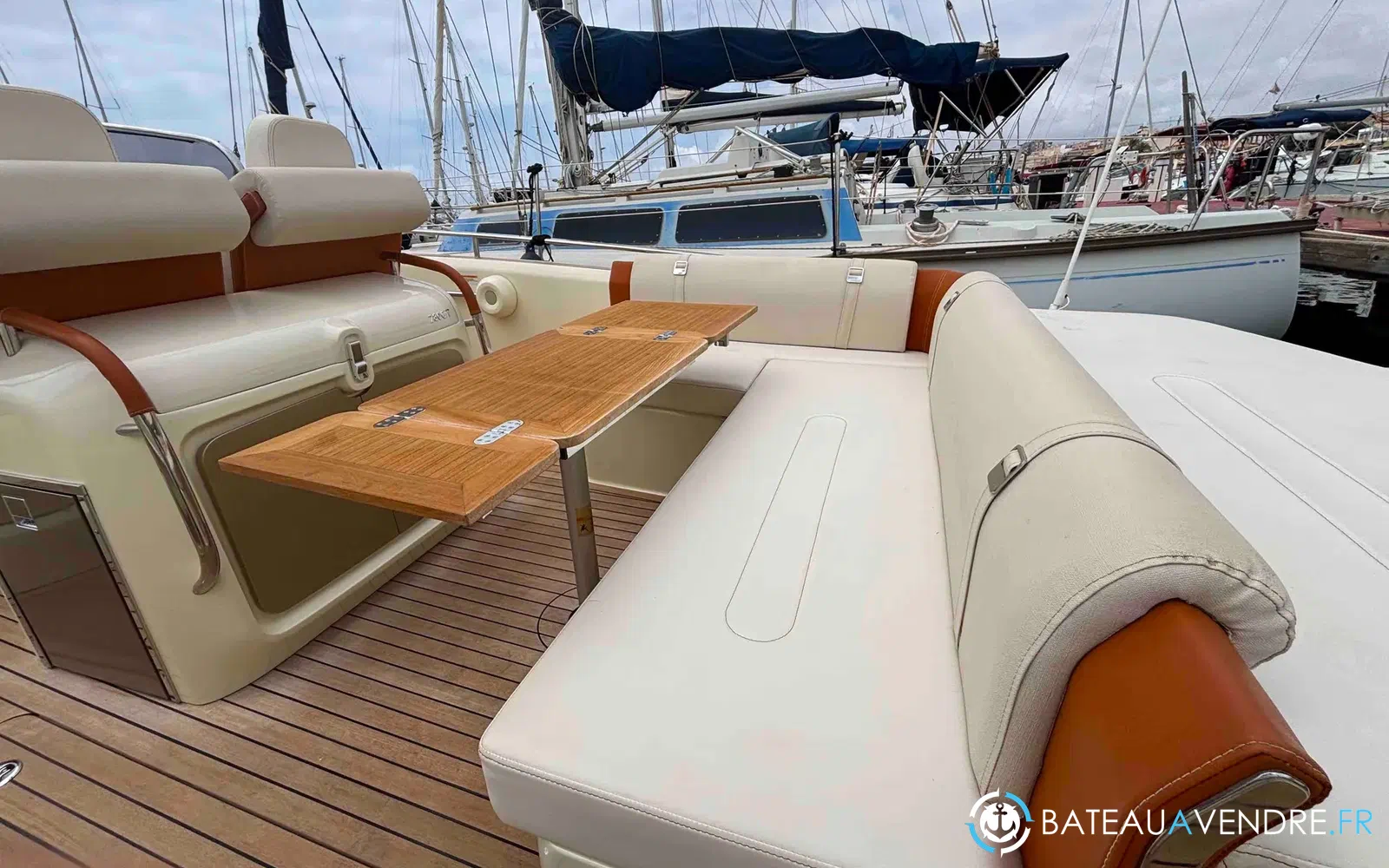 slider 2 Invictus 280 GT